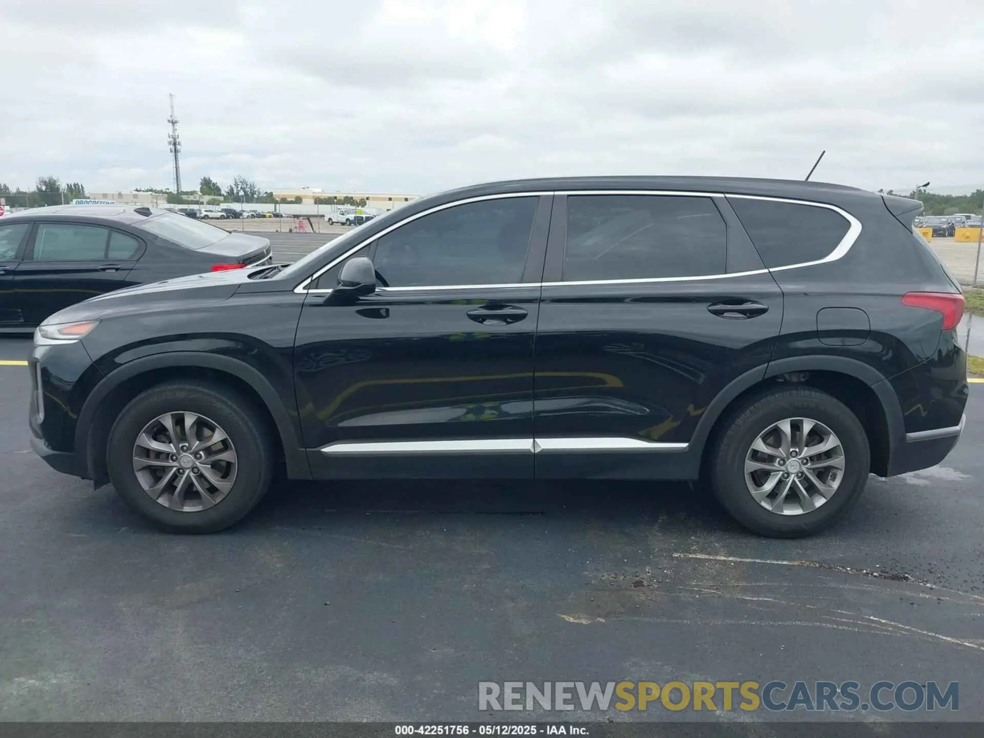 15 Photograph of a damaged car 5NMS23AD8LH142316 HYUNDAI SANTA FE 2020