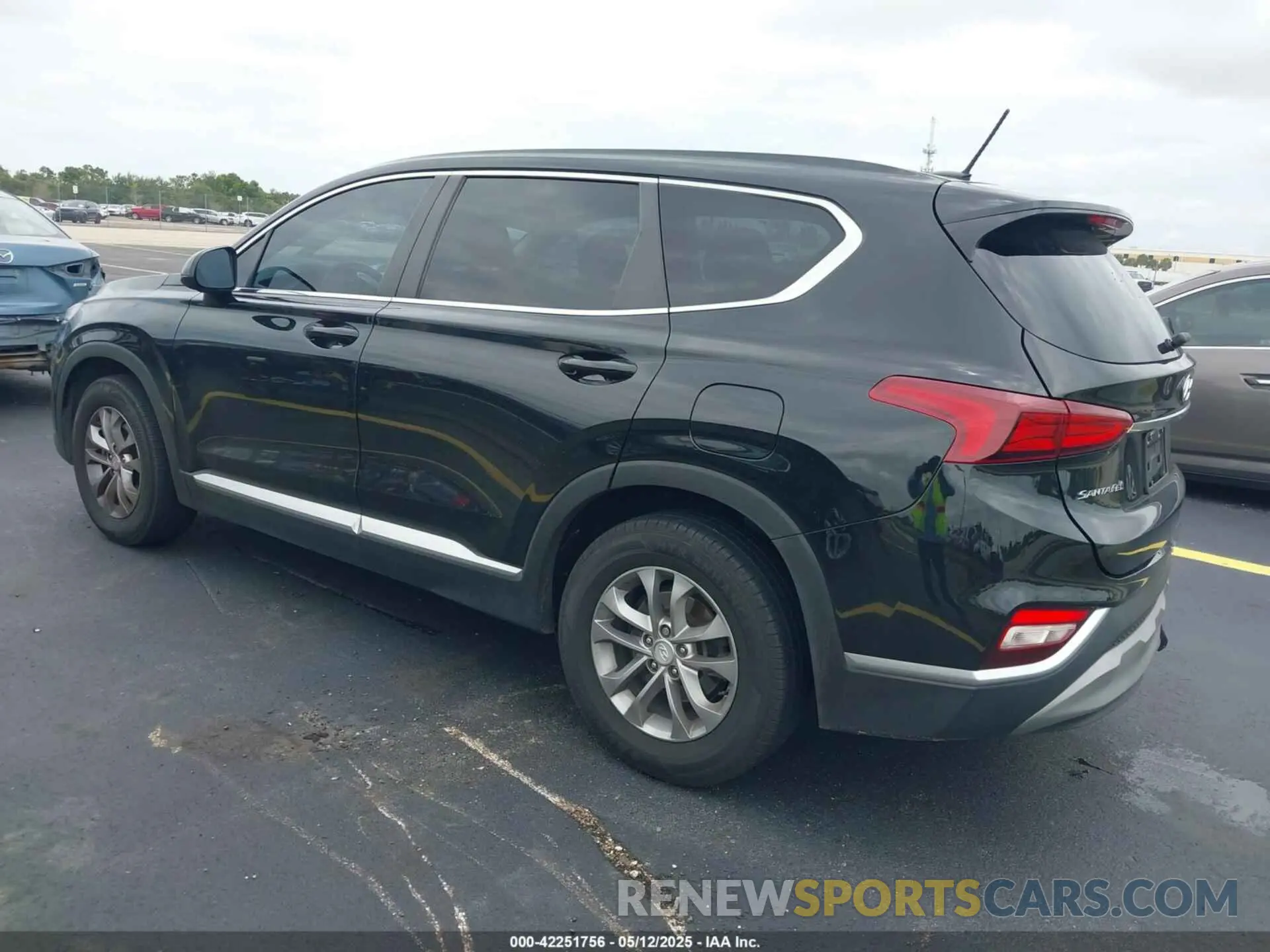 3 Photograph of a damaged car 5NMS23AD8LH142316 HYUNDAI SANTA FE 2020