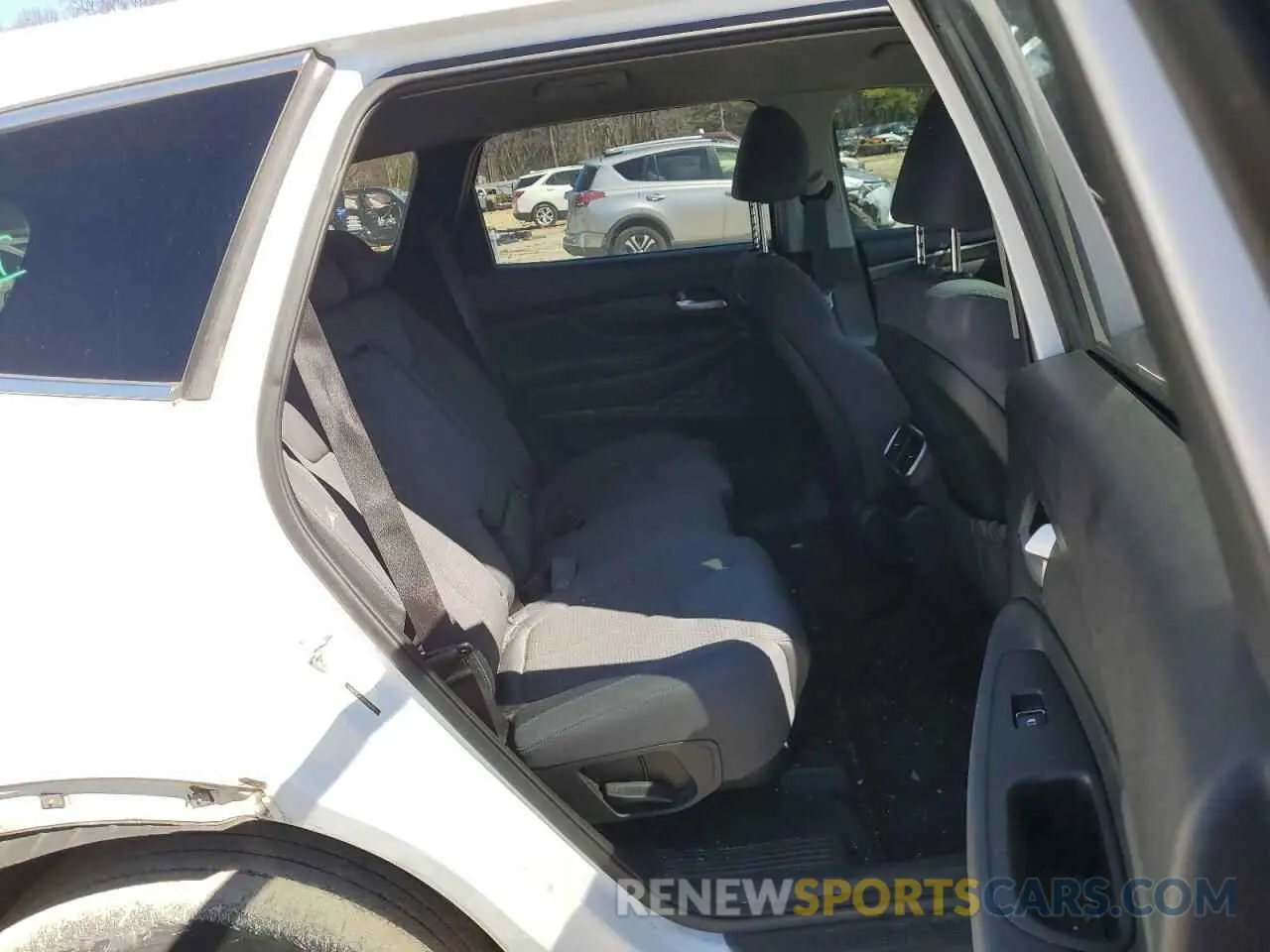 11 Photograph of a damaged car 5NMS2CAD0LH286734 HYUNDAI SANTA FE 2020