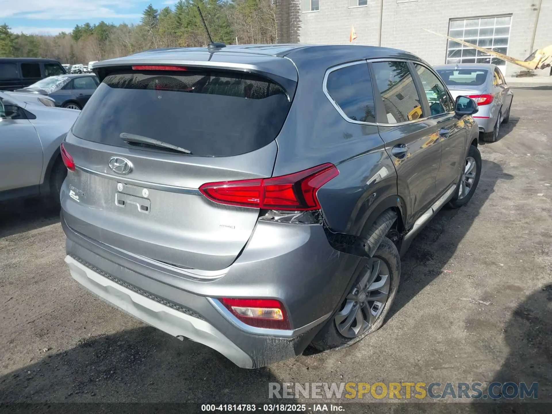 4 Photograph of a damaged car 5NMS2CAD1LH139886 HYUNDAI SANTA FE 2020