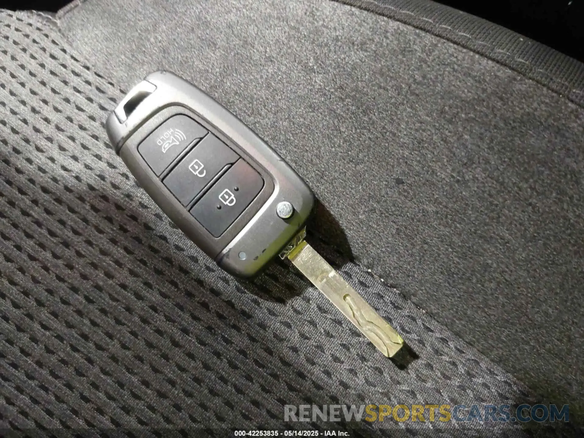 11 Photograph of a damaged car 5NMS2CAD1LH144716 HYUNDAI SANTA FE 2020