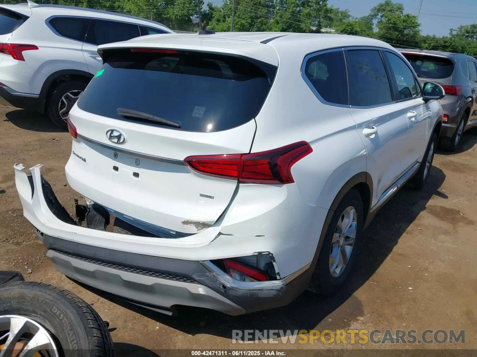 4 Photograph of a damaged car 5NMS2CAD1LH149026 HYUNDAI SANTA FE 2020