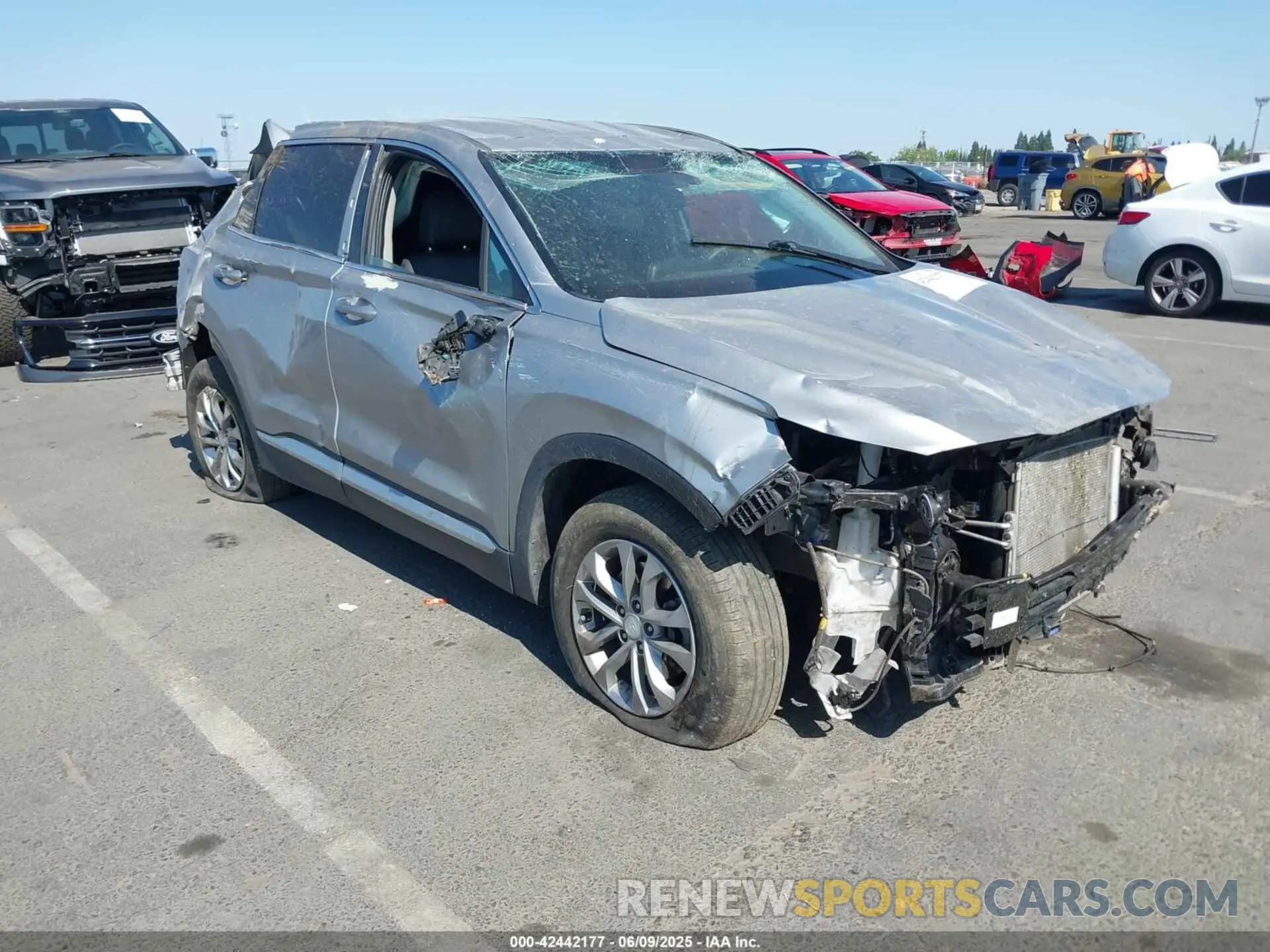 1 Photograph of a damaged car 5NMS2CAD1LH221326 HYUNDAI SANTA FE 2020