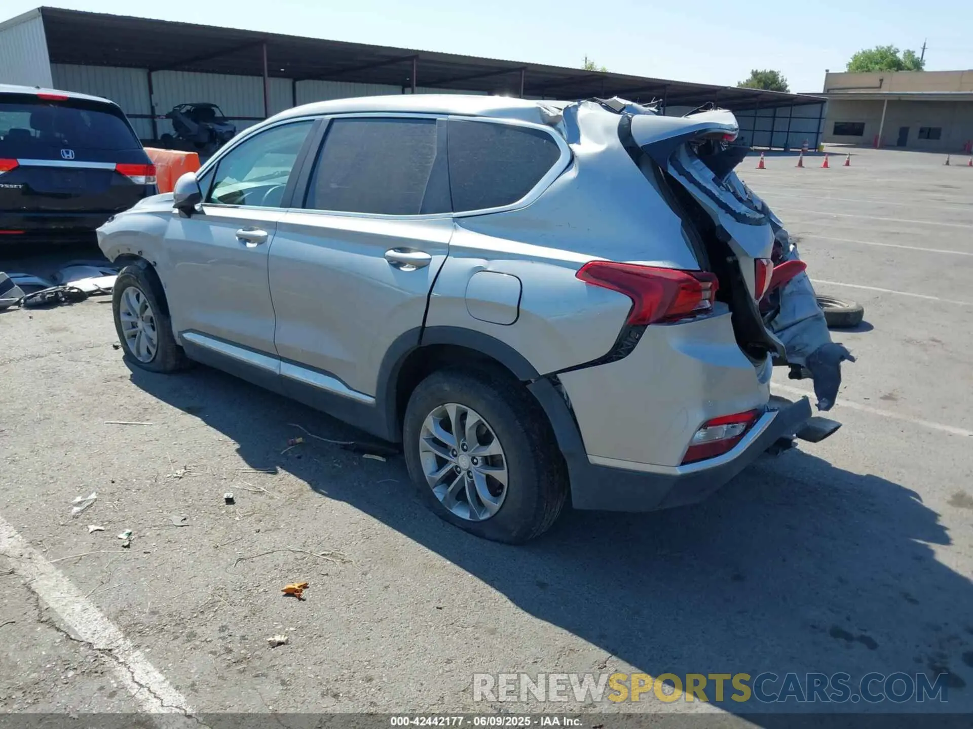 3 Photograph of a damaged car 5NMS2CAD1LH221326 HYUNDAI SANTA FE 2020