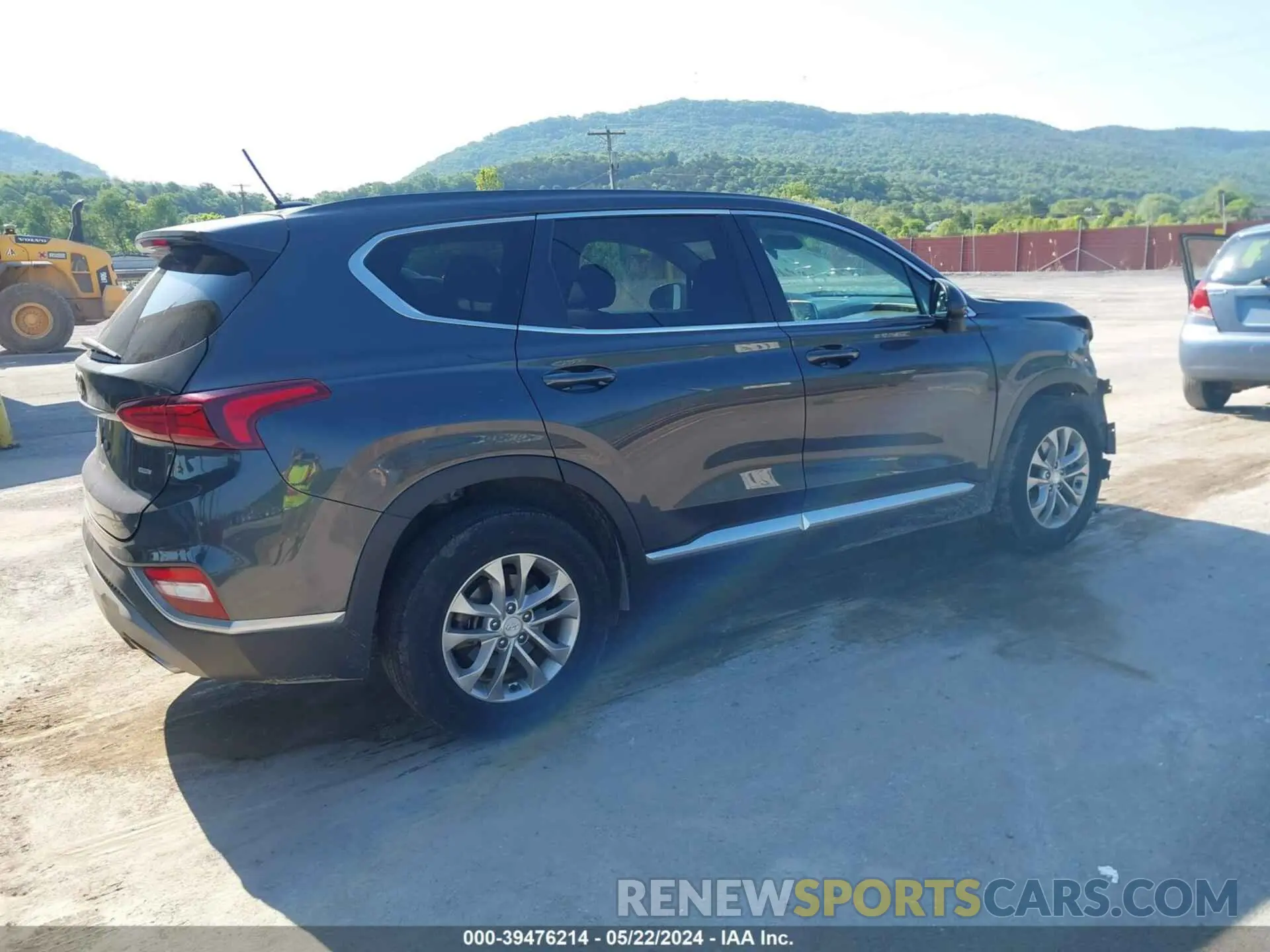 4 Photograph of a damaged car 5NMS2CAD1LH229443 HYUNDAI SANTA FE 2020