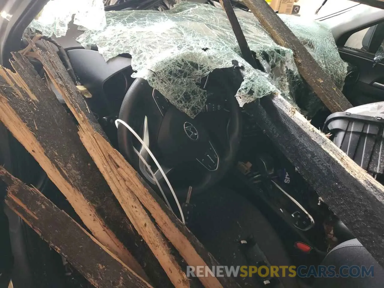 8 Photograph of a damaged car 5NMS2CAD2LH178566 HYUNDAI SANTA FE 2020