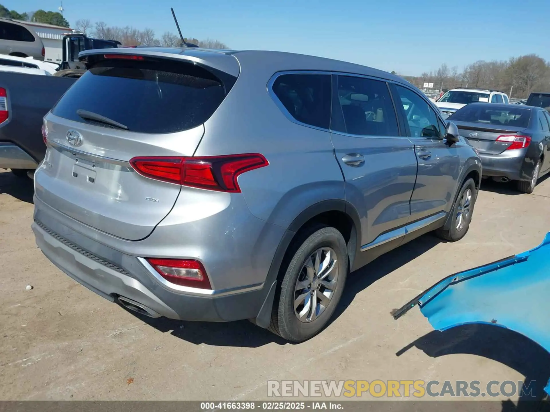 4 Photograph of a damaged car 5NMS2CAD2LH285861 HYUNDAI SANTA FE 2020