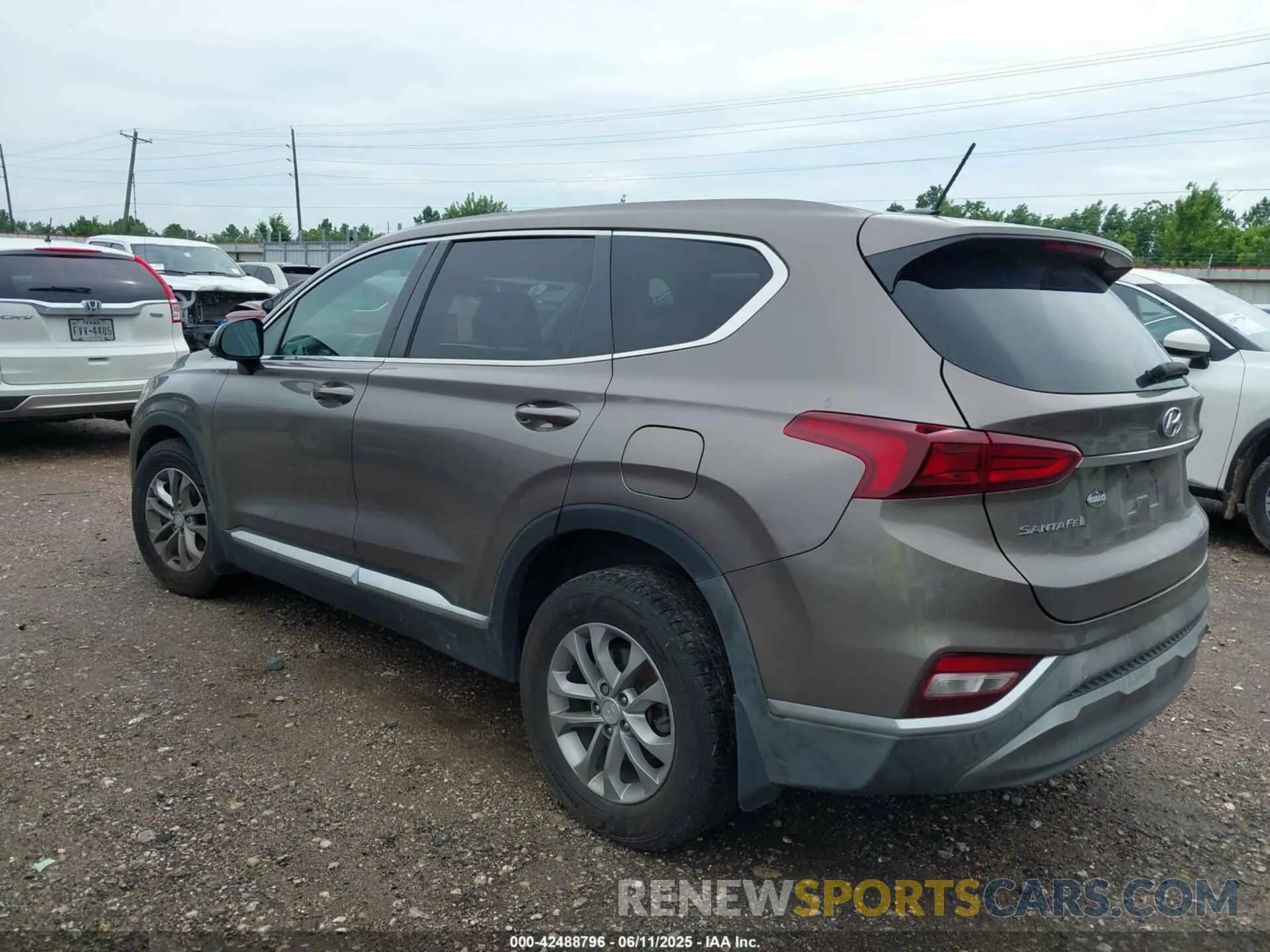 3 Photograph of a damaged car 5NMS2CAD3LH141543 HYUNDAI SANTA FE 2020
