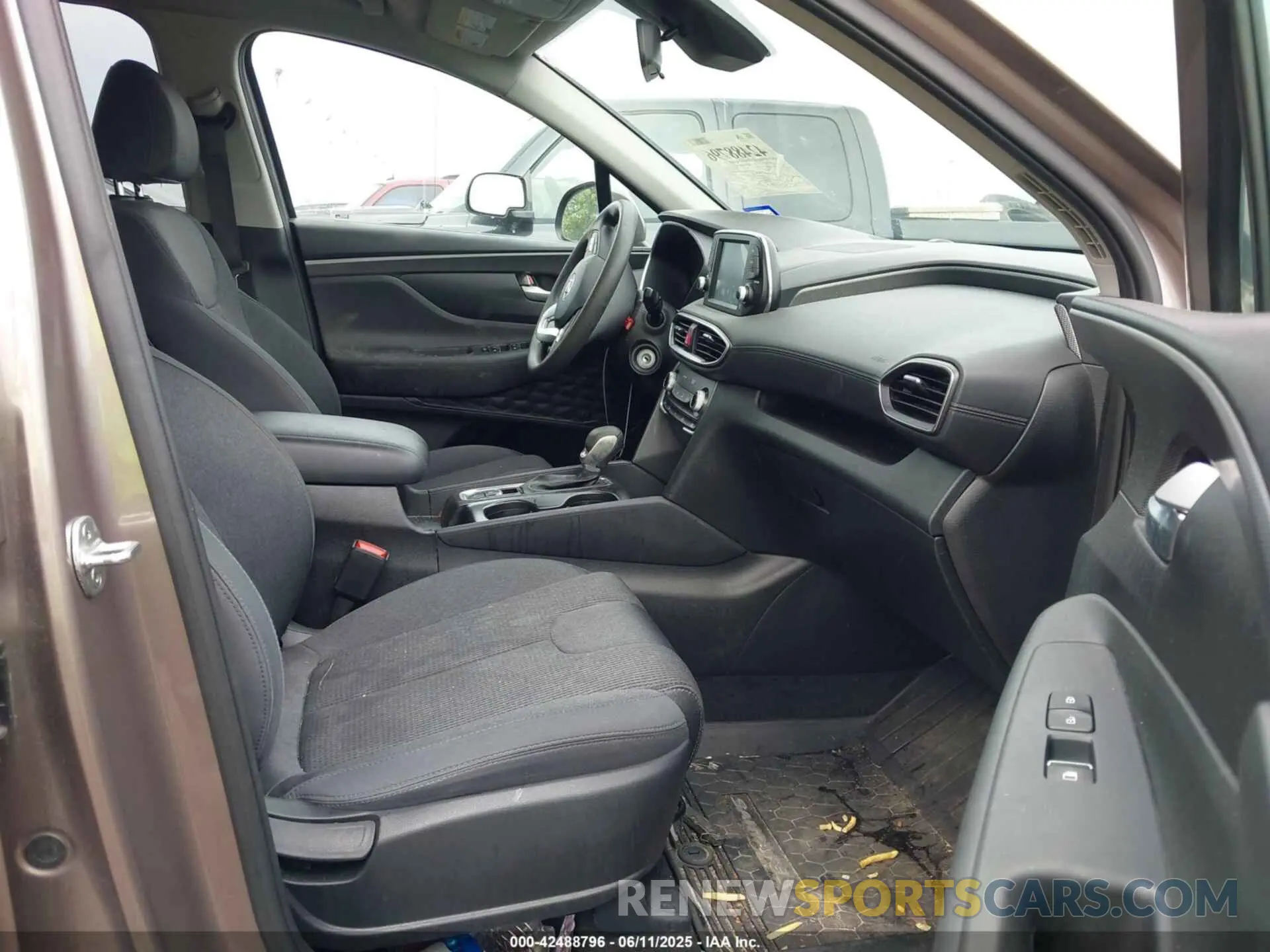 5 Photograph of a damaged car 5NMS2CAD3LH141543 HYUNDAI SANTA FE 2020