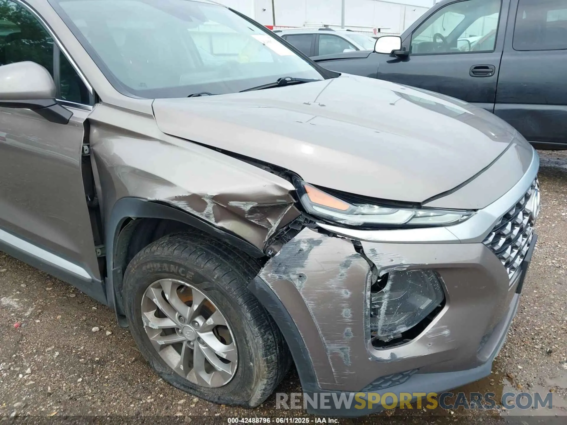 6 Photograph of a damaged car 5NMS2CAD3LH141543 HYUNDAI SANTA FE 2020
