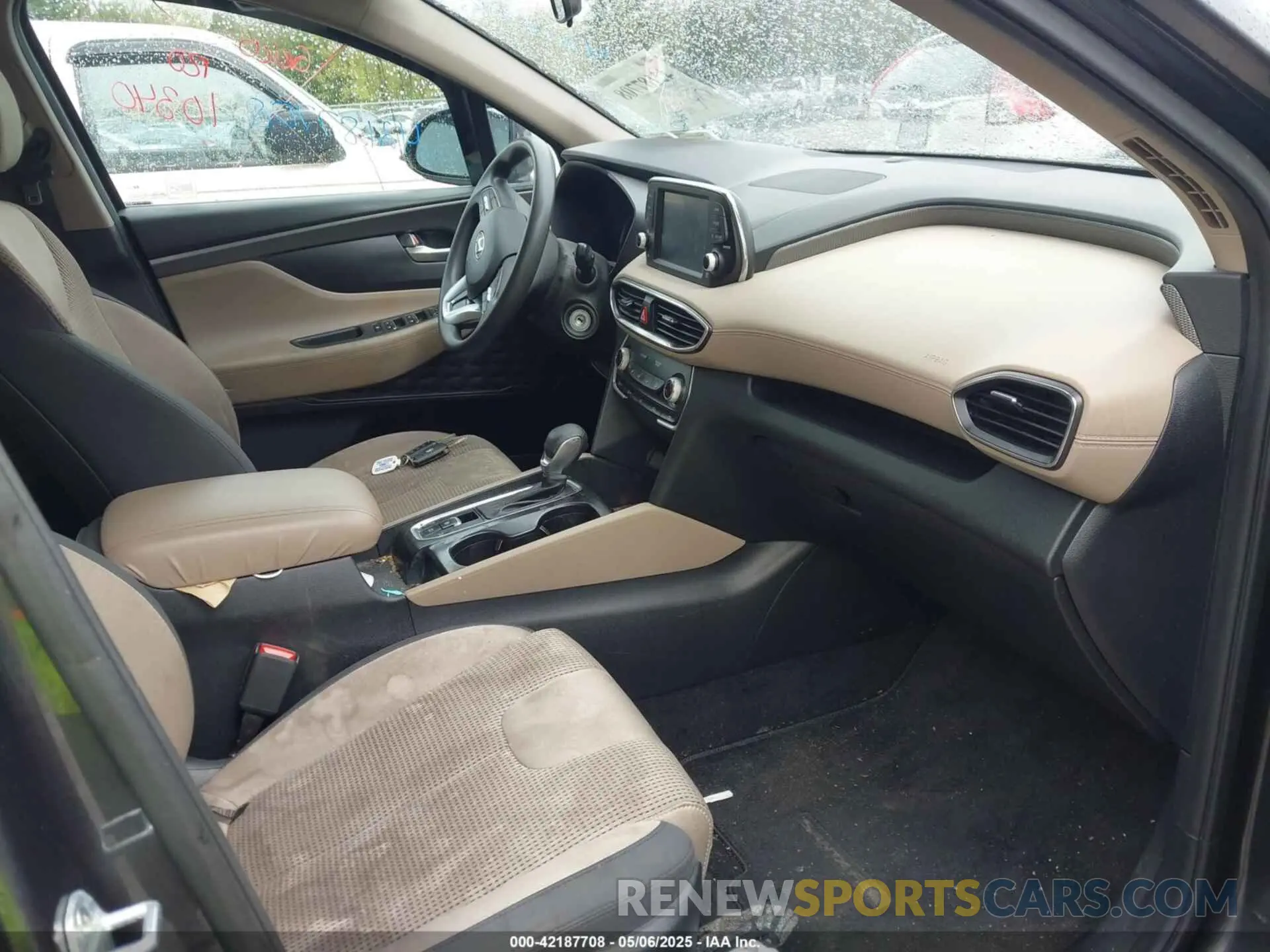 5 Photograph of a damaged car 5NMS2CAD4LH245958 HYUNDAI SANTA FE 2020