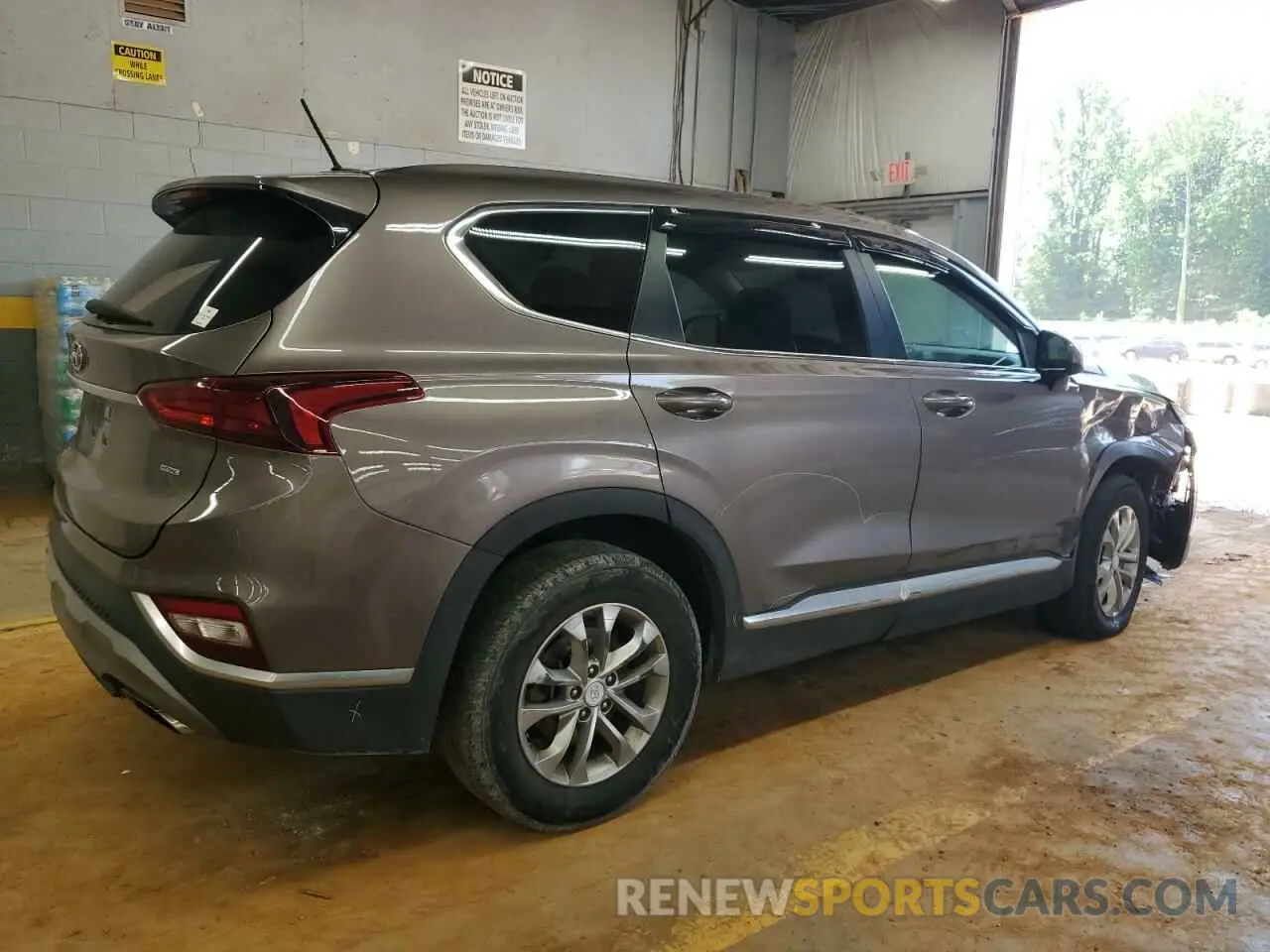 3 Photograph of a damaged car 5NMS2CAD5LH194499 HYUNDAI SANTA FE 2020