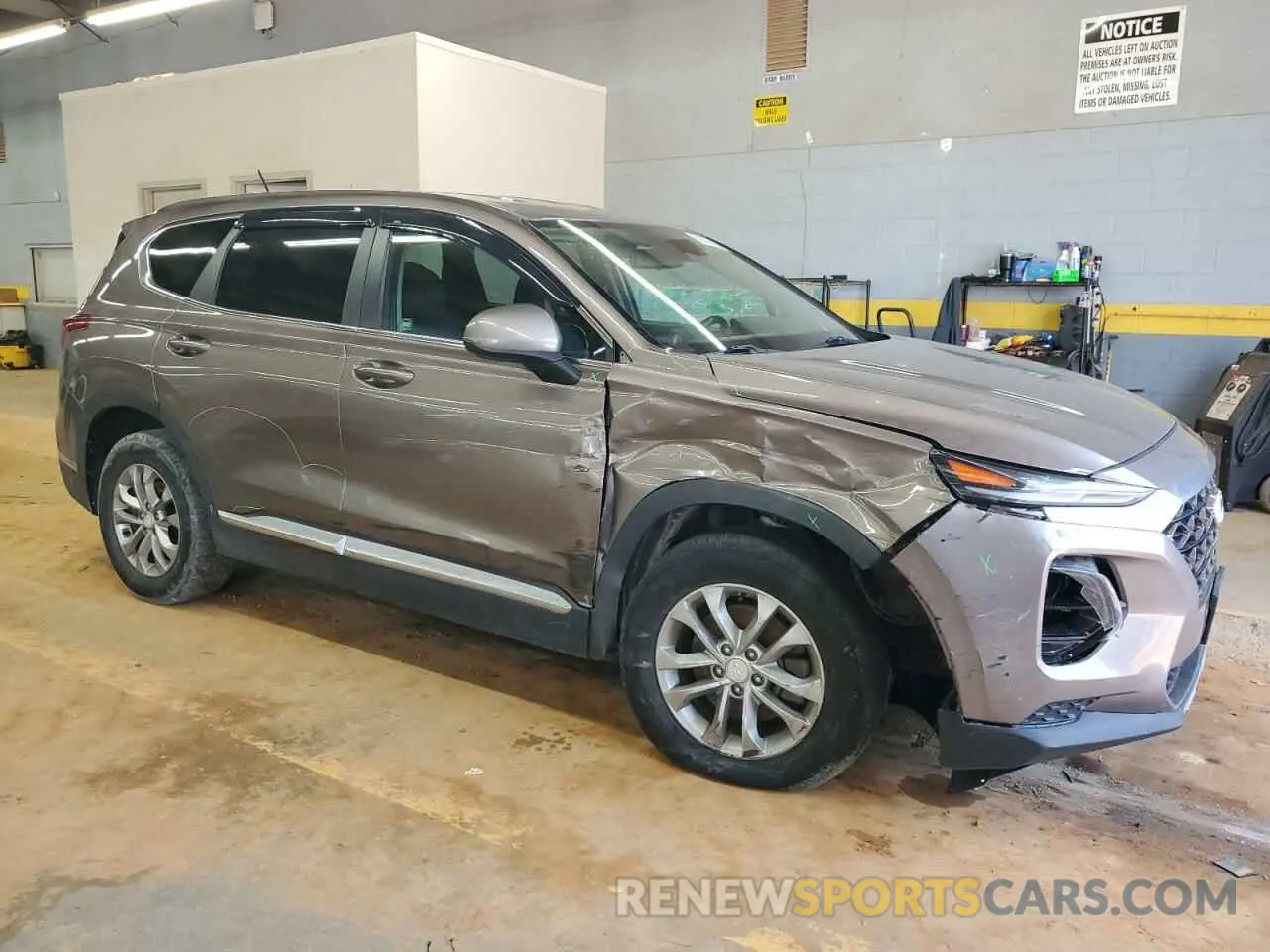 4 Photograph of a damaged car 5NMS2CAD5LH194499 HYUNDAI SANTA FE 2020