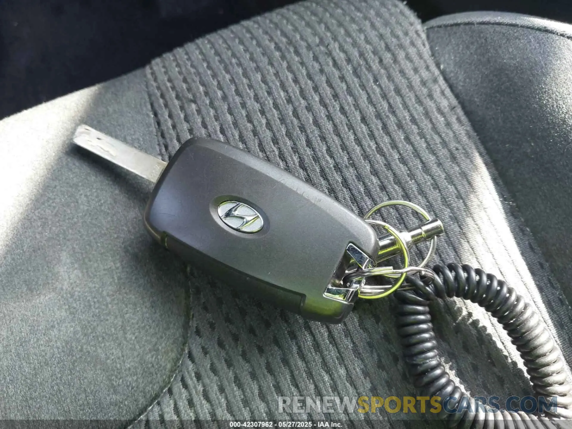 11 Photograph of a damaged car 5NMS2CAD7LH156952 HYUNDAI SANTA FE 2020