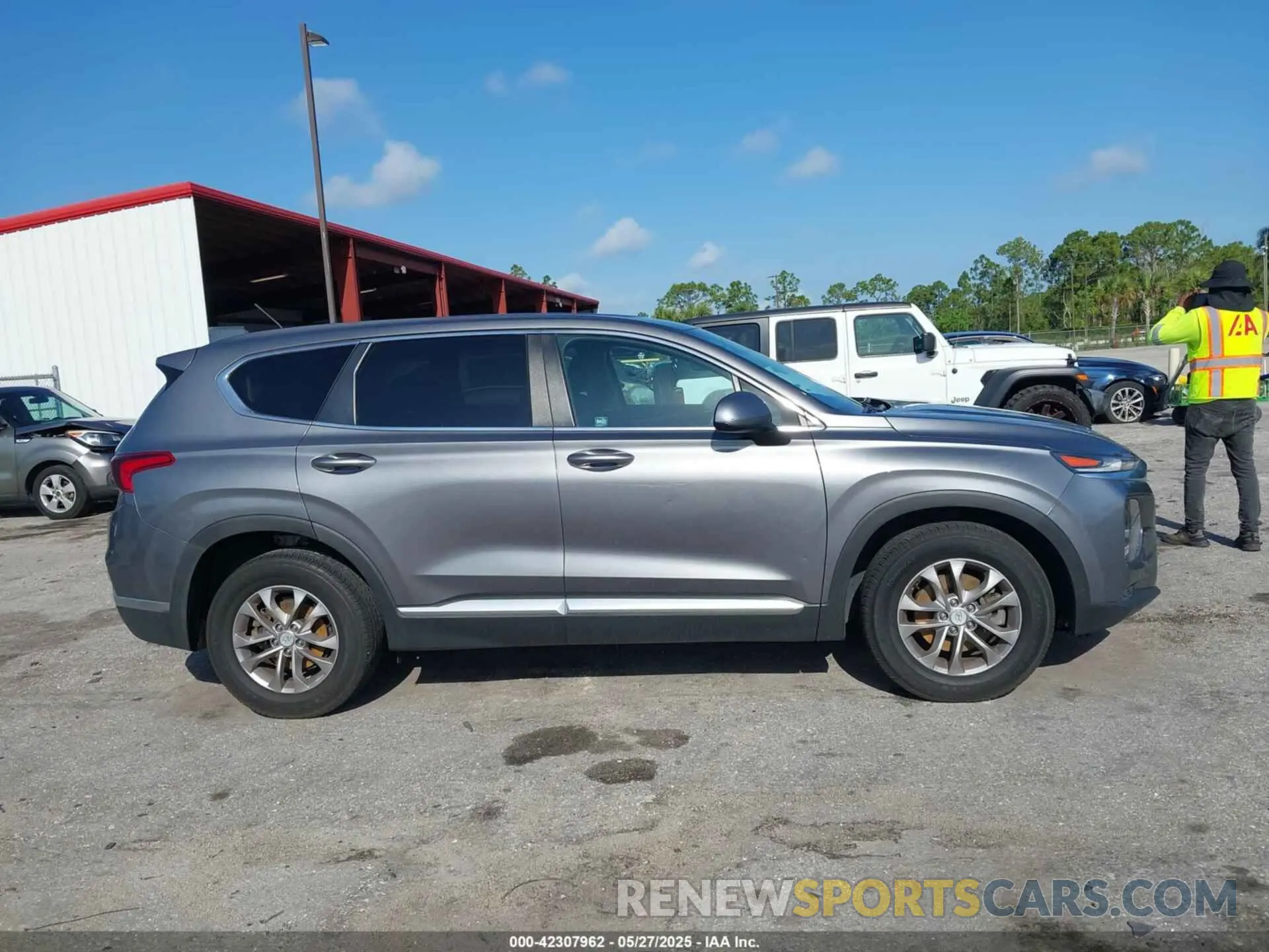 13 Photograph of a damaged car 5NMS2CAD7LH156952 HYUNDAI SANTA FE 2020