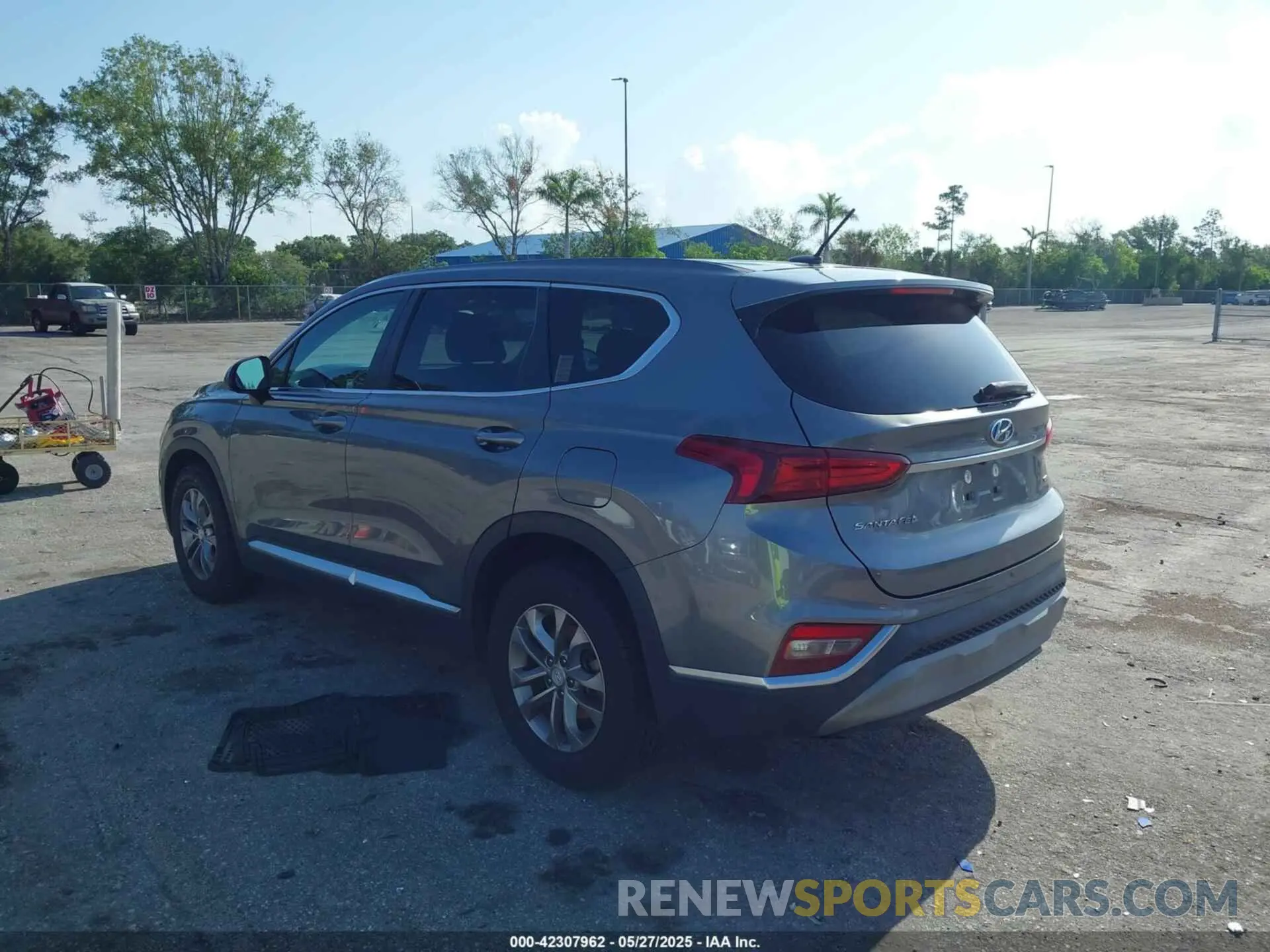 3 Photograph of a damaged car 5NMS2CAD7LH156952 HYUNDAI SANTA FE 2020
