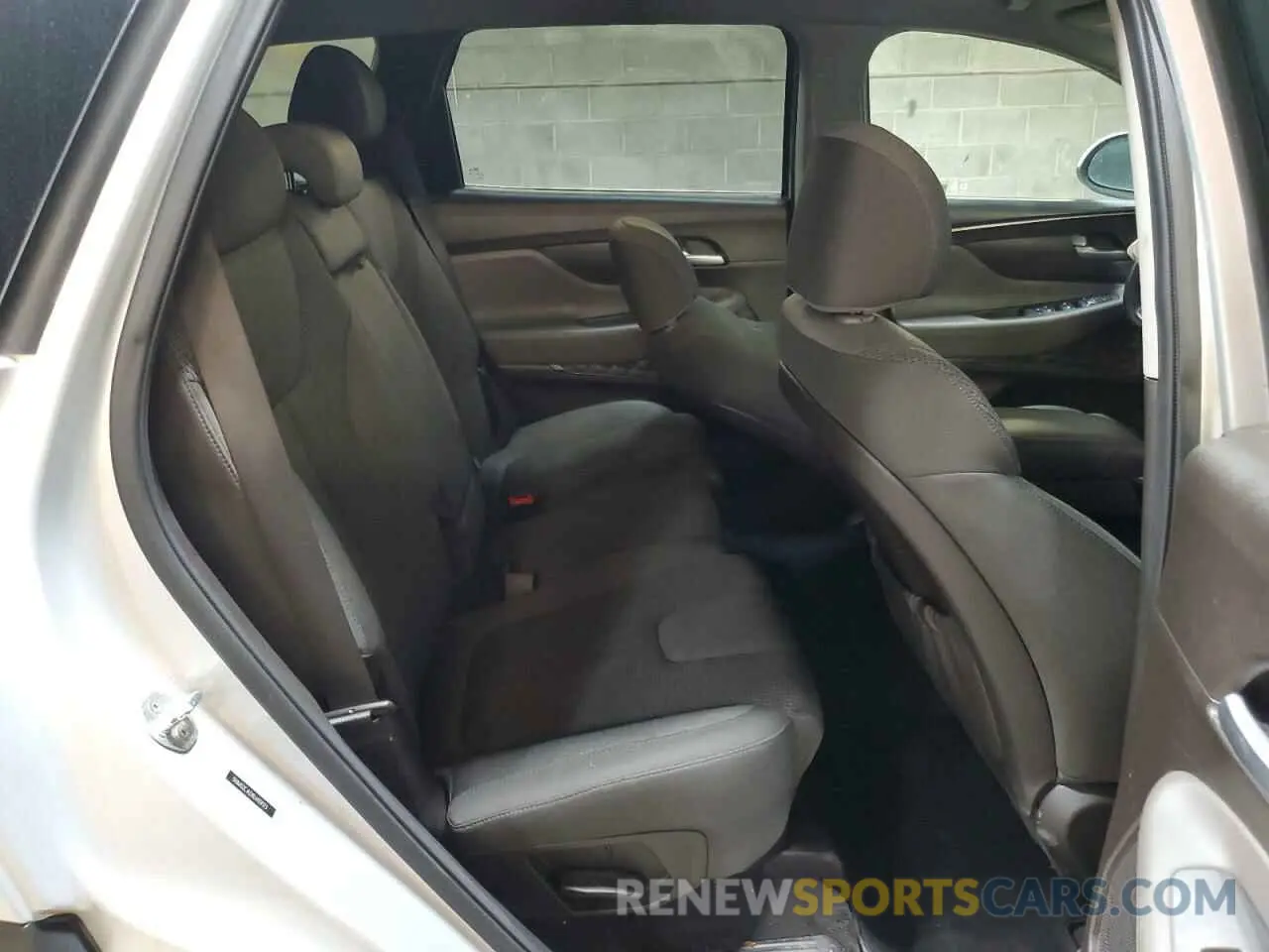 11 Photograph of a damaged car 5NMS2CAD8LH139173 HYUNDAI SANTA FE 2020