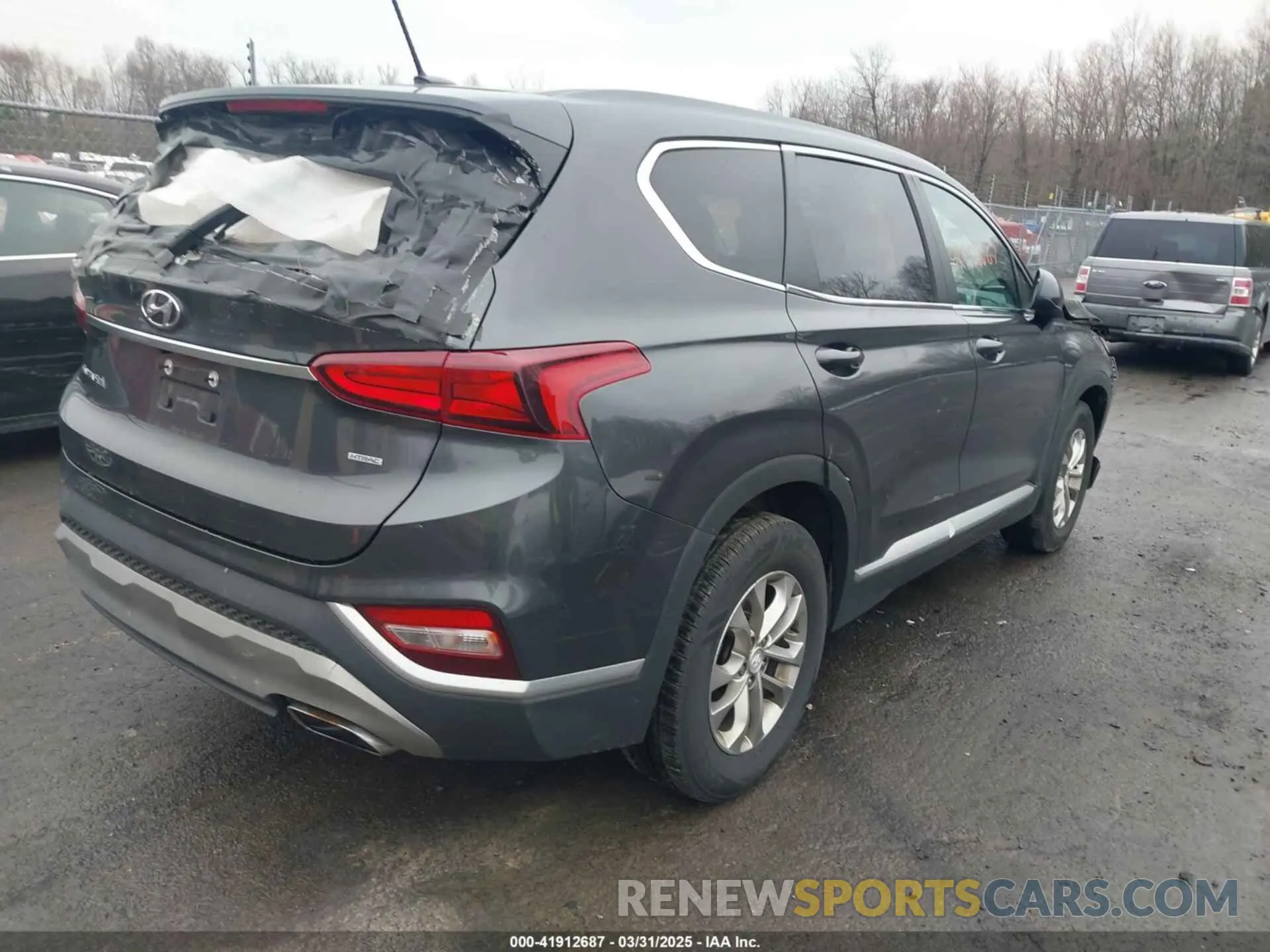 4 Photograph of a damaged car 5NMS2CAD8LH258275 HYUNDAI SANTA FE 2020