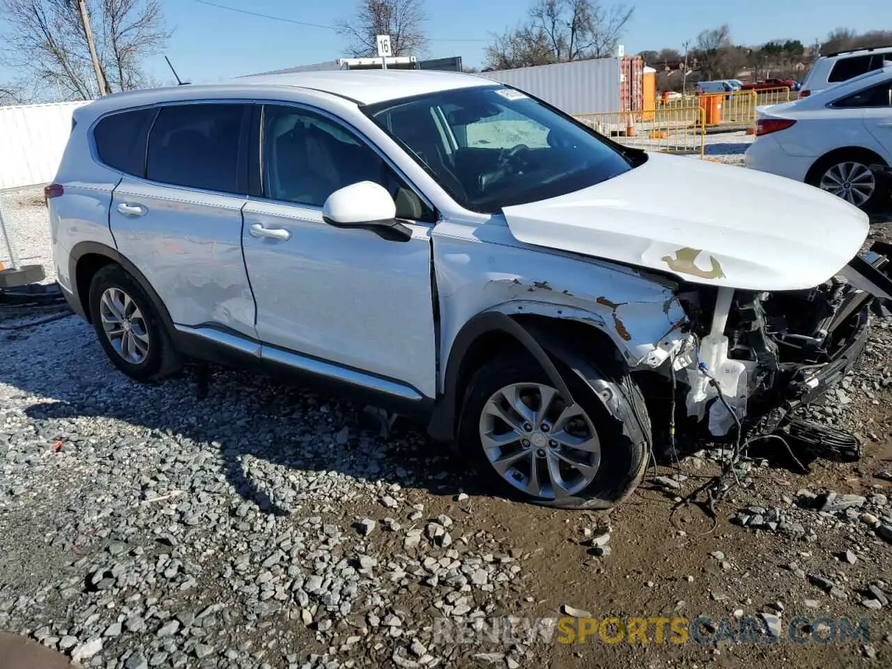4 Photograph of a damaged car 5NMS2CAD9LH138842 HYUNDAI SANTA FE 2020