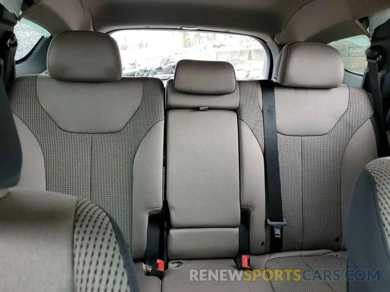 10 Photograph of a damaged car 5NMS2CADXLH180047 HYUNDAI SANTA FE 2020