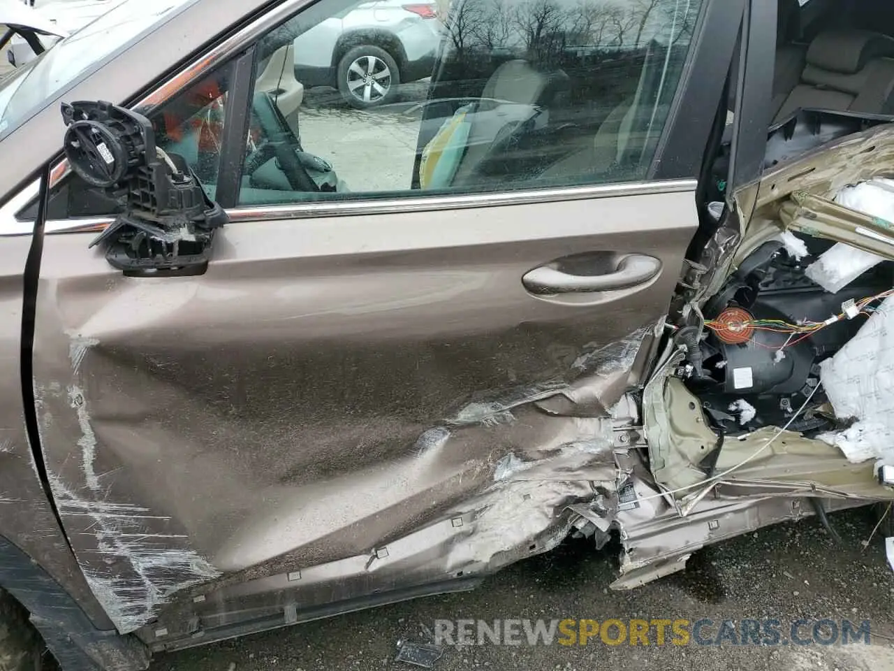 7 Photograph of a damaged car 5NMS2CADXLH180047 HYUNDAI SANTA FE 2020
