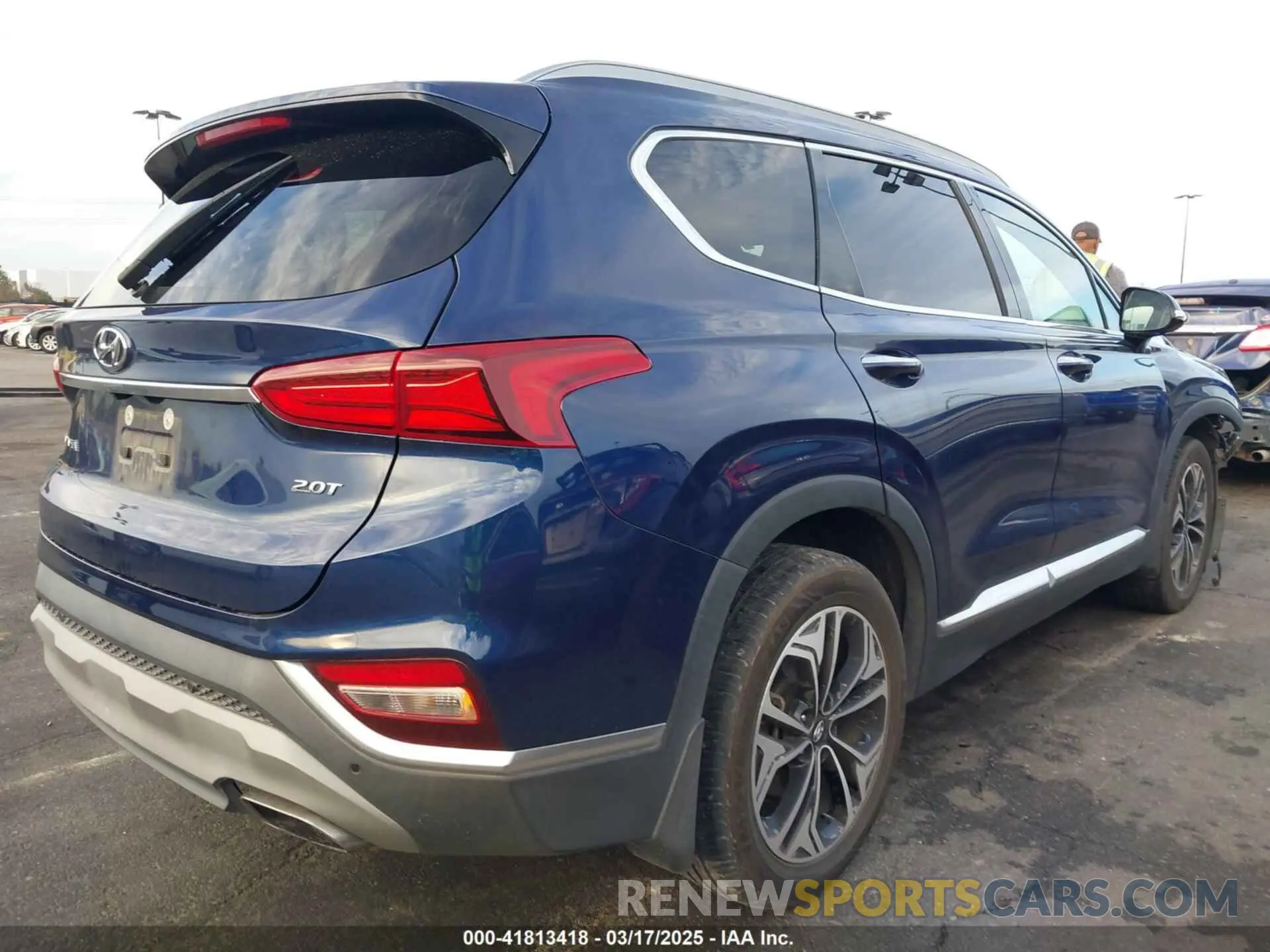 4 Photograph of a damaged car 5NMS33AA2LH156683 HYUNDAI SANTA FE 2020