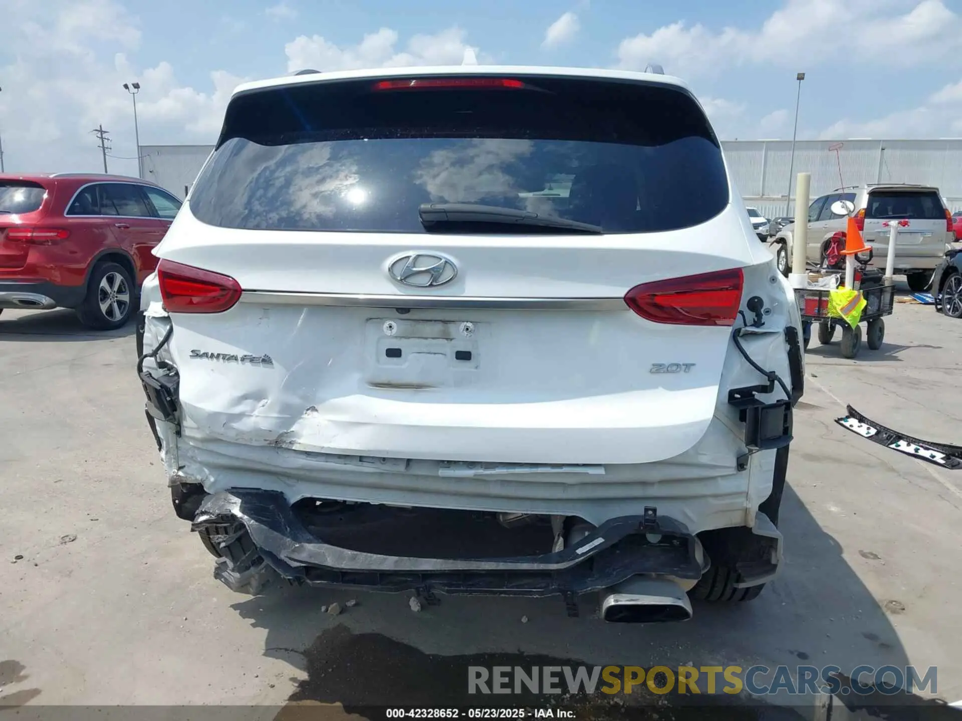 17 Photograph of a damaged car 5NMS33AA2LH214808 HYUNDAI SANTA FE 2020
