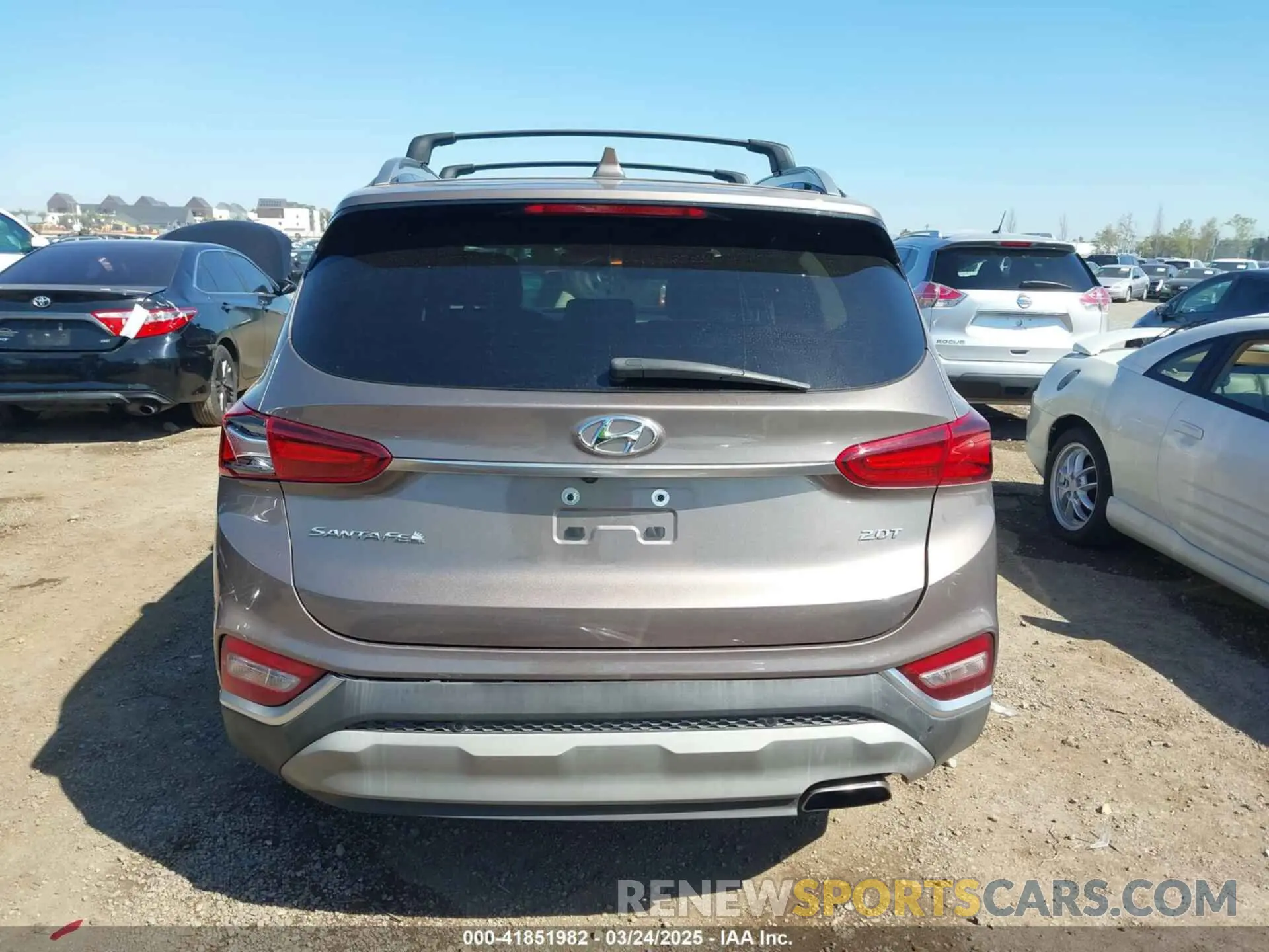 17 Photograph of a damaged car 5NMS33AA2LH216204 HYUNDAI SANTA FE 2020