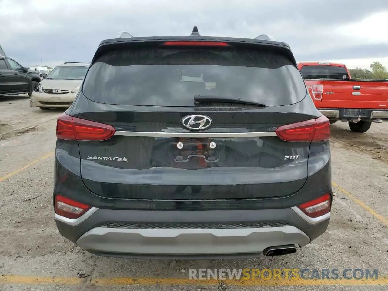 6 Photograph of a damaged car 5NMS33AA3LH304369 HYUNDAI SANTA FE 2020