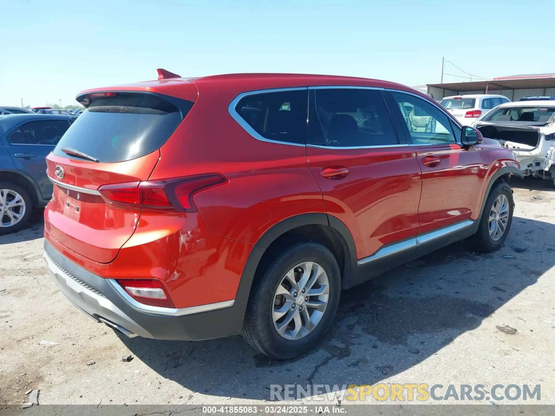 4 Photograph of a damaged car 5NMS33AD0LH229799 HYUNDAI SANTA FE 2020
