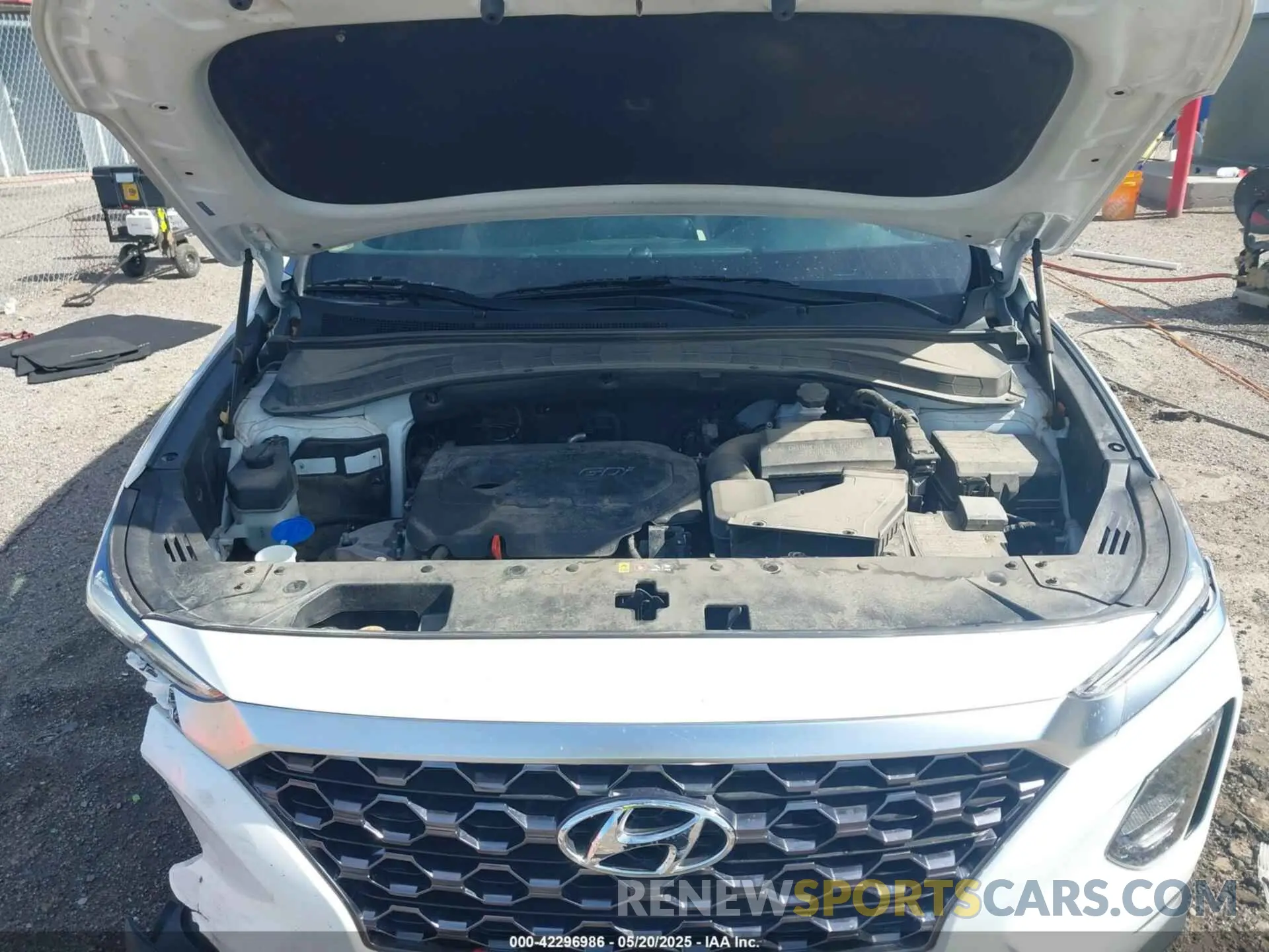 10 Photograph of a damaged car 5NMS33AD0LH235621 HYUNDAI SANTA FE 2020