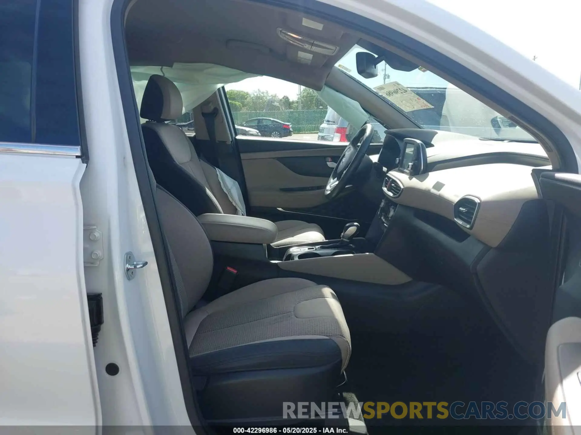5 Photograph of a damaged car 5NMS33AD0LH235621 HYUNDAI SANTA FE 2020