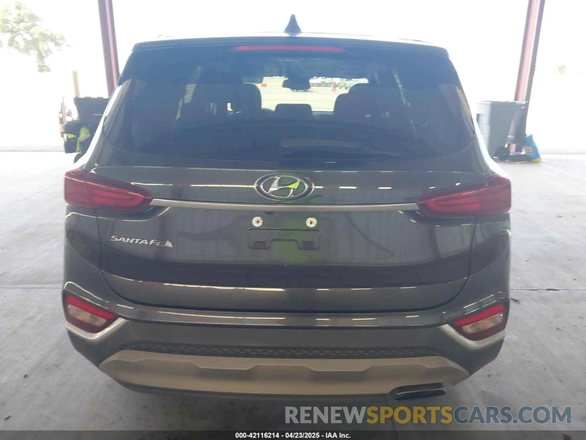 16 Photograph of a damaged car 5NMS33AD0LH244822 HYUNDAI SANTA FE 2020
