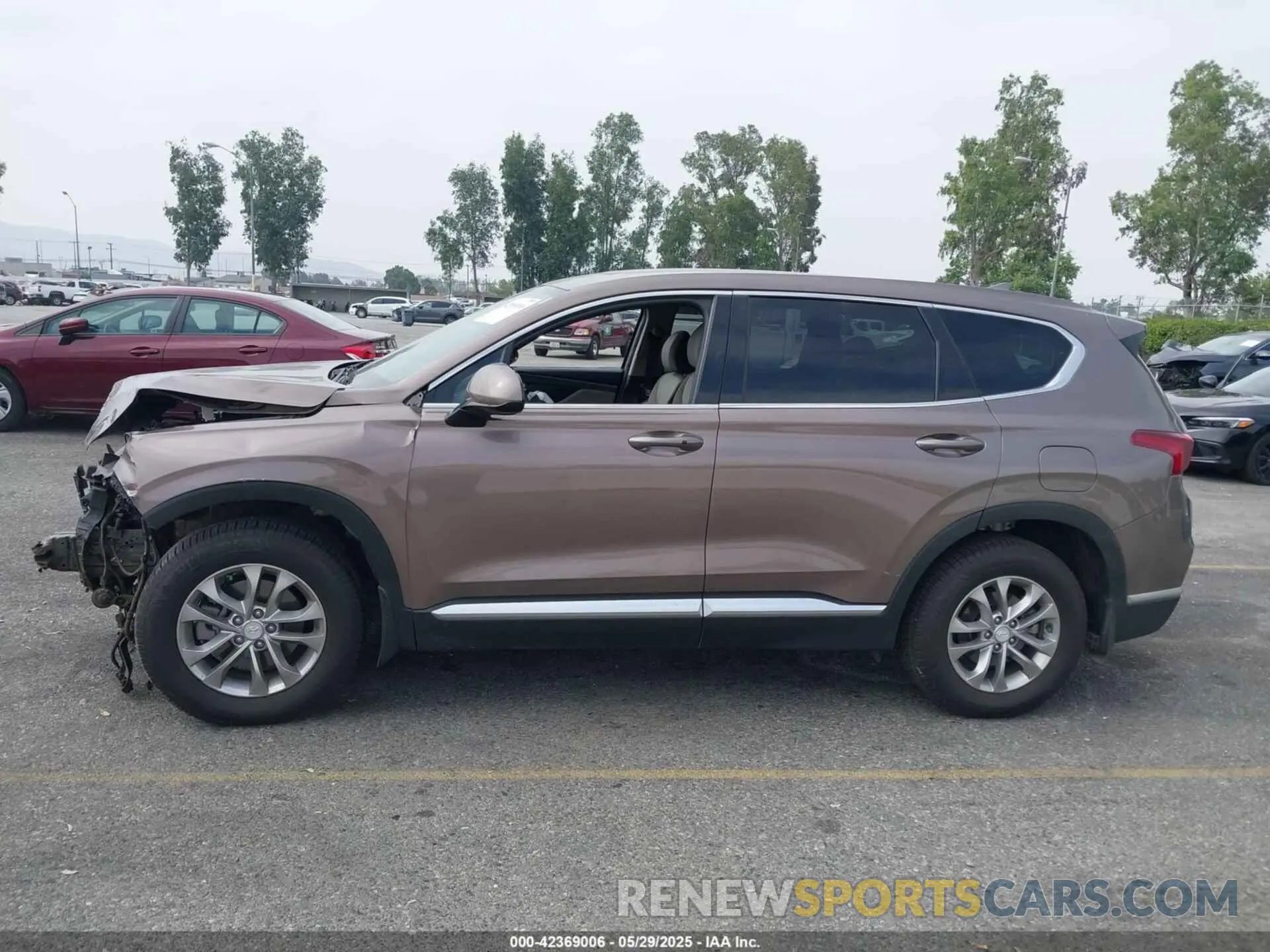 14 Photograph of a damaged car 5NMS33AD1LH222098 HYUNDAI SANTA FE 2020