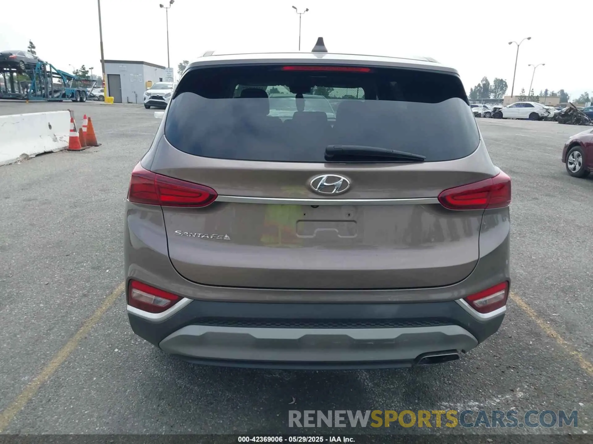 16 Photograph of a damaged car 5NMS33AD1LH222098 HYUNDAI SANTA FE 2020
