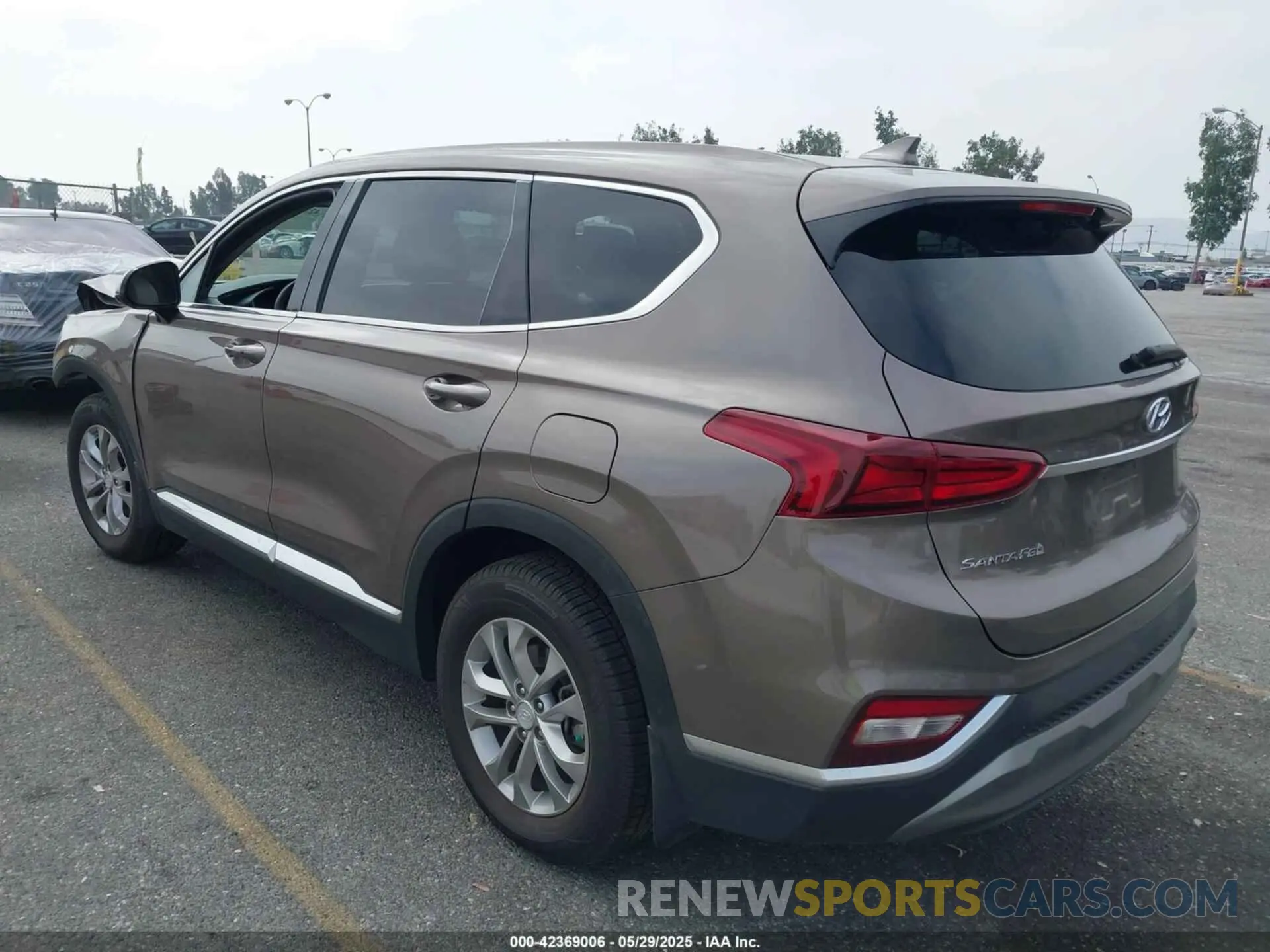 3 Photograph of a damaged car 5NMS33AD1LH222098 HYUNDAI SANTA FE 2020