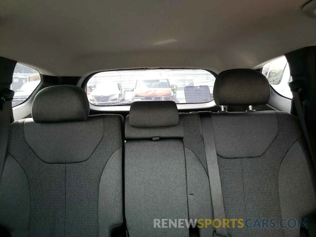 10 Photograph of a damaged car 5NMS33AD1LH223493 HYUNDAI SANTA FE 2020