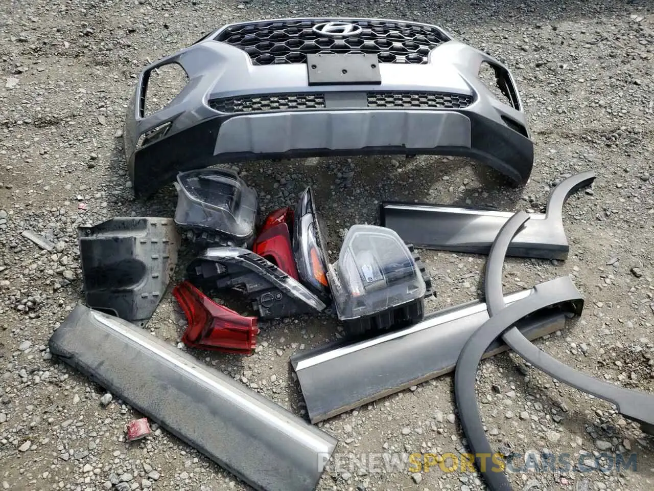 13 Photograph of a damaged car 5NMS33AD1LH223493 HYUNDAI SANTA FE 2020