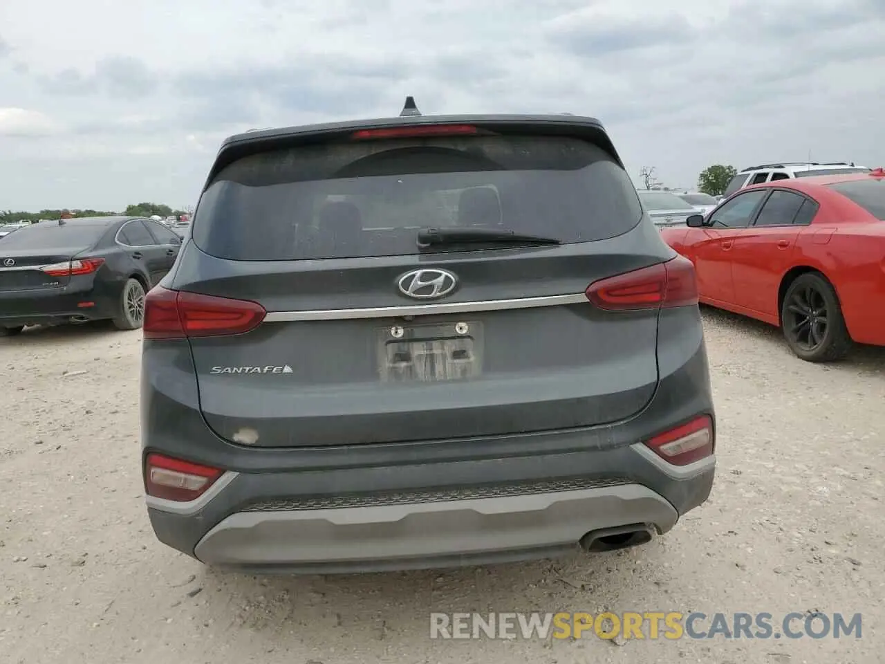 6 Photograph of a damaged car 5NMS33AD1LH261435 HYUNDAI SANTA FE 2020
