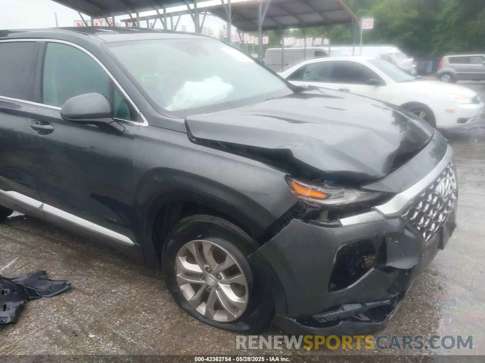 18 Photograph of a damaged car 5NMS33AD2LH261654 HYUNDAI SANTA FE 2020