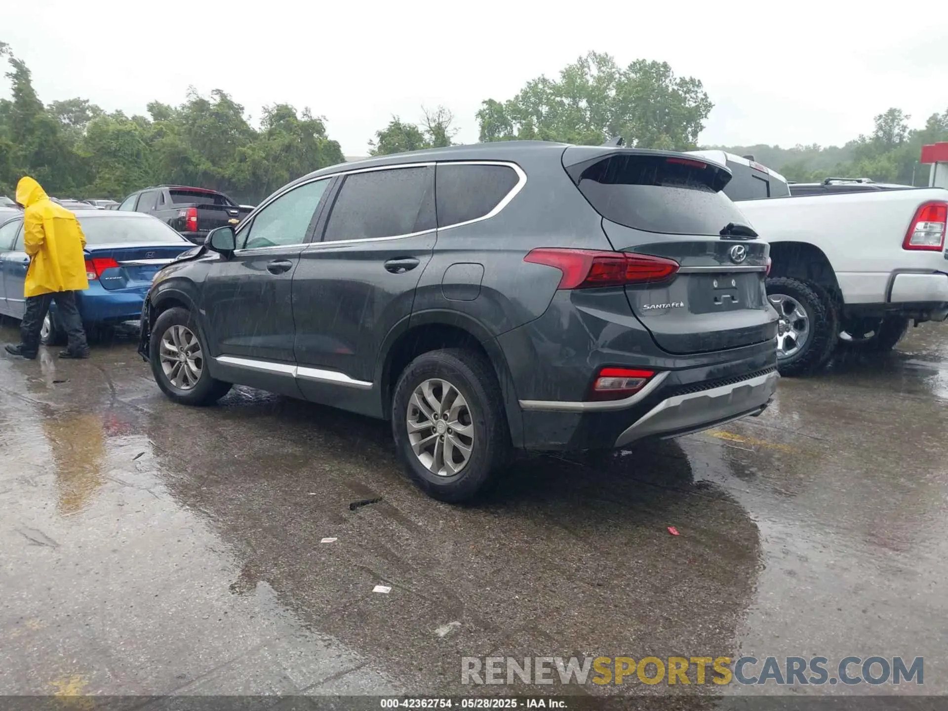 3 Photograph of a damaged car 5NMS33AD2LH261654 HYUNDAI SANTA FE 2020
