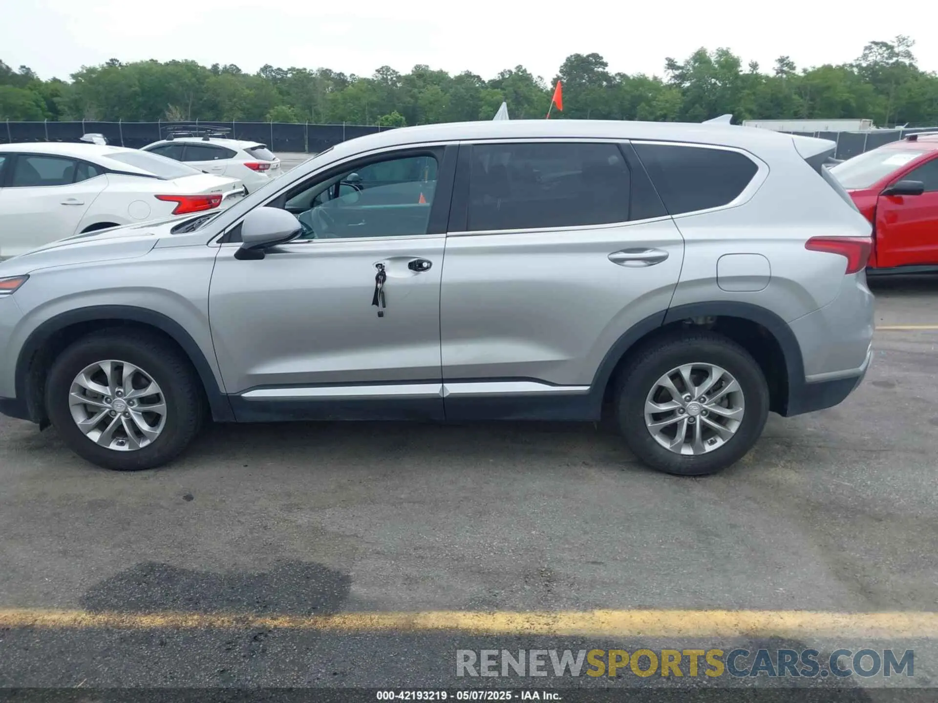 14 Photograph of a damaged car 5NMS33AD2LH296937 HYUNDAI SANTA FE 2020