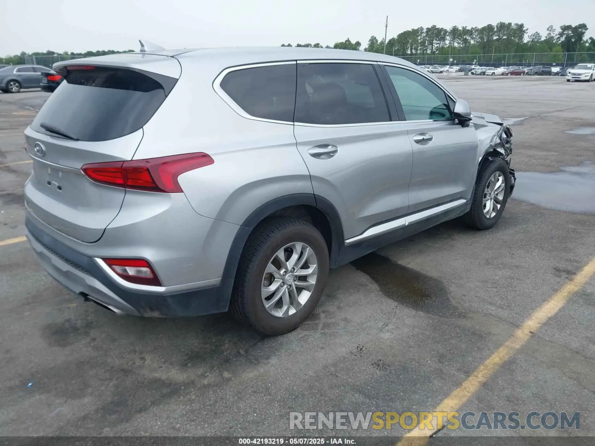4 Photograph of a damaged car 5NMS33AD2LH296937 HYUNDAI SANTA FE 2020
