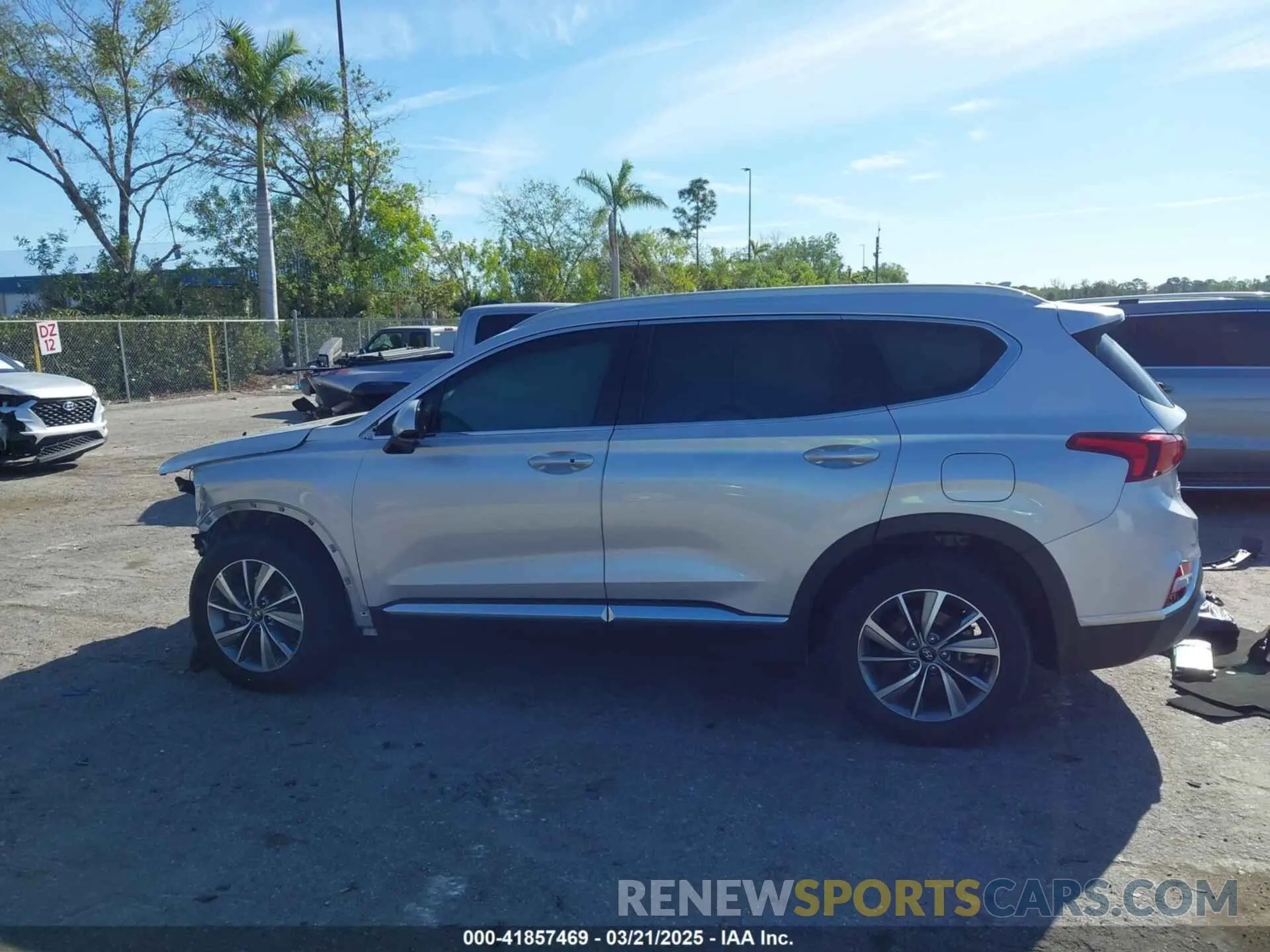 14 Photograph of a damaged car 5NMS33AD3LH161594 HYUNDAI SANTA FE 2020