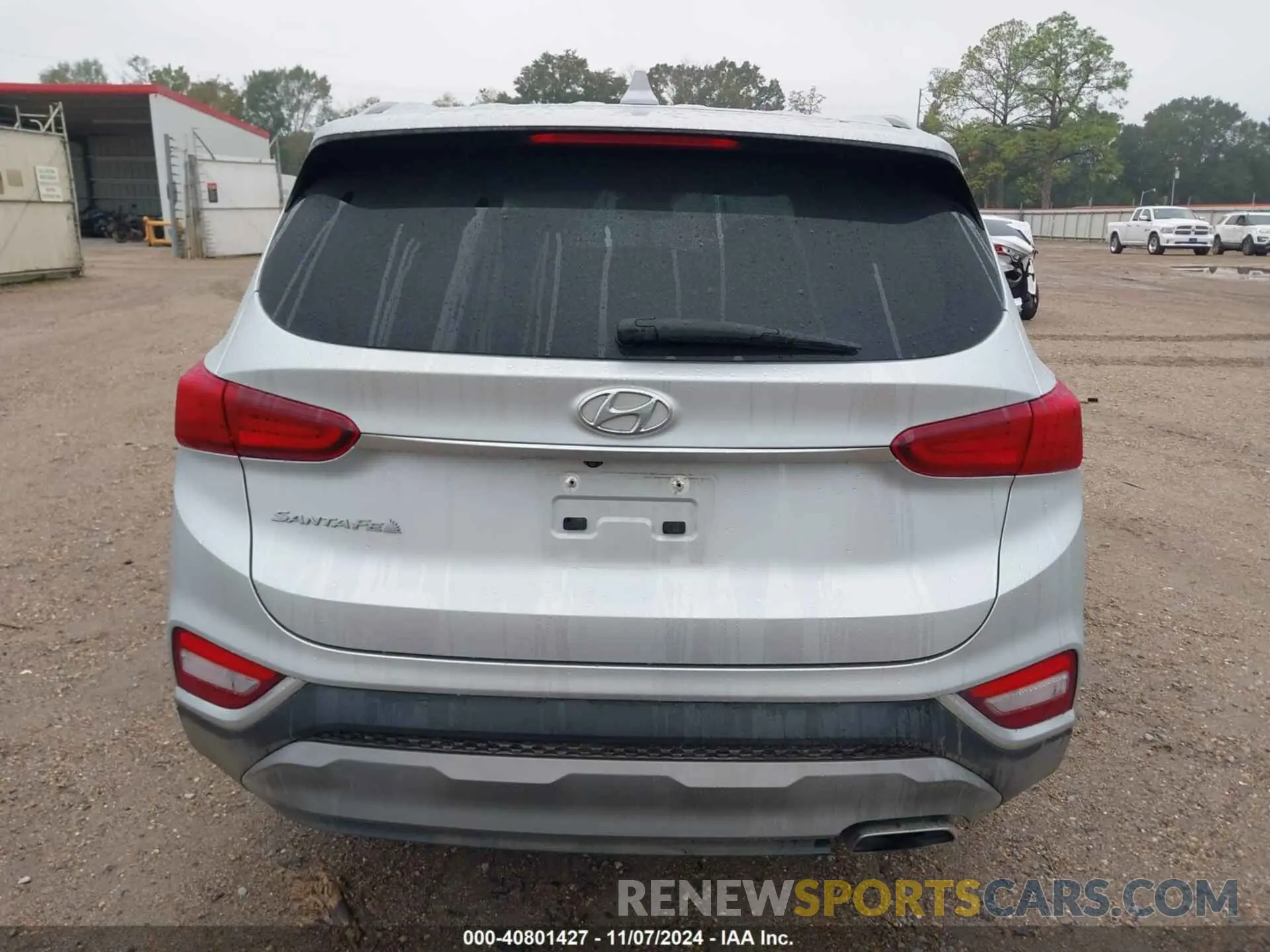 17 Photograph of a damaged car 5NMS33AD3LH170537 HYUNDAI SANTA FE 2020