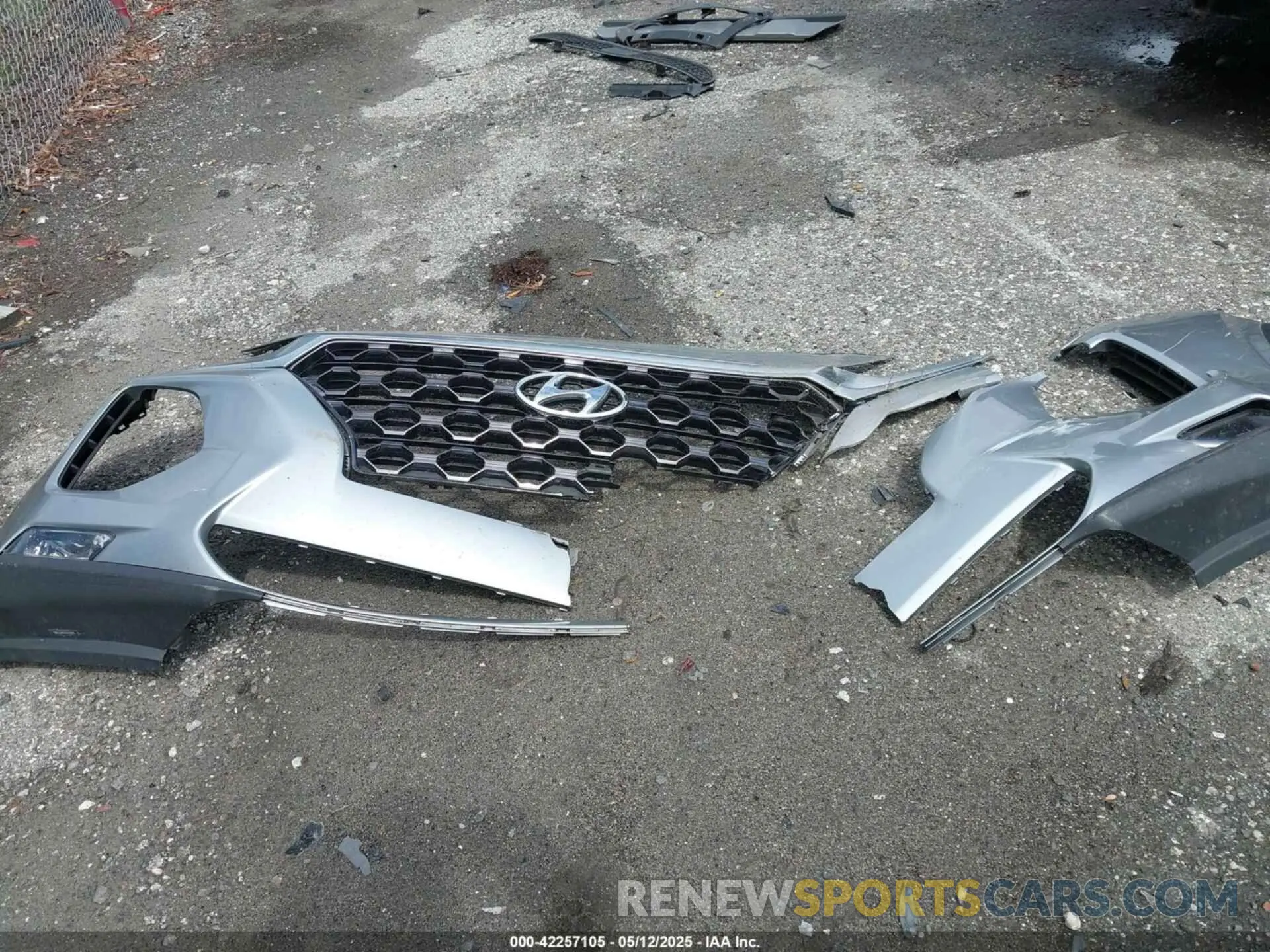 12 Photograph of a damaged car 5NMS33AD3LH249898 HYUNDAI SANTA FE 2020