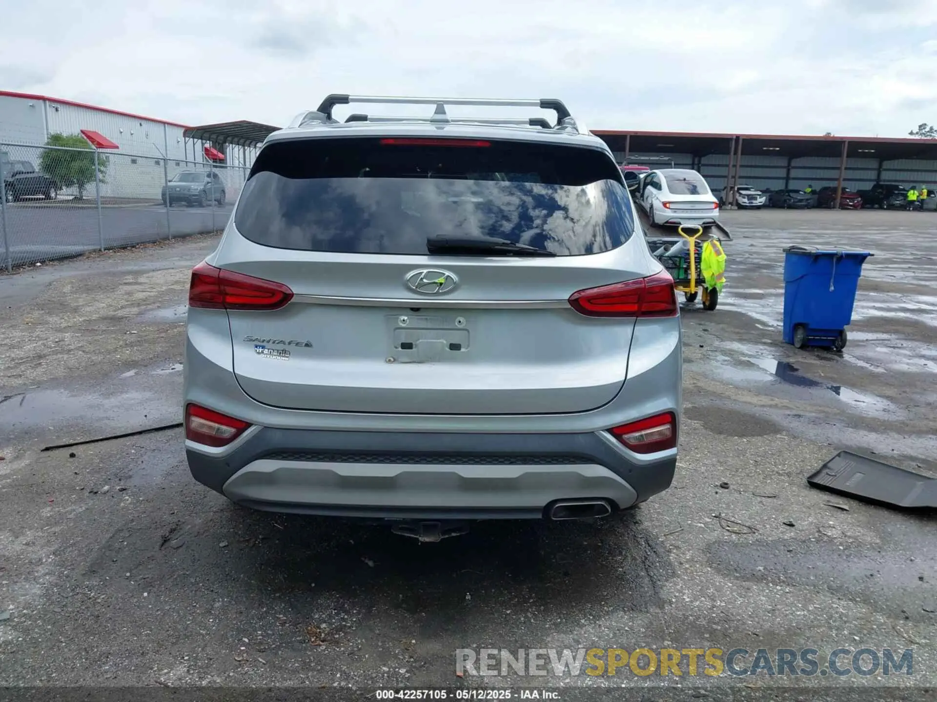 17 Photograph of a damaged car 5NMS33AD3LH249898 HYUNDAI SANTA FE 2020