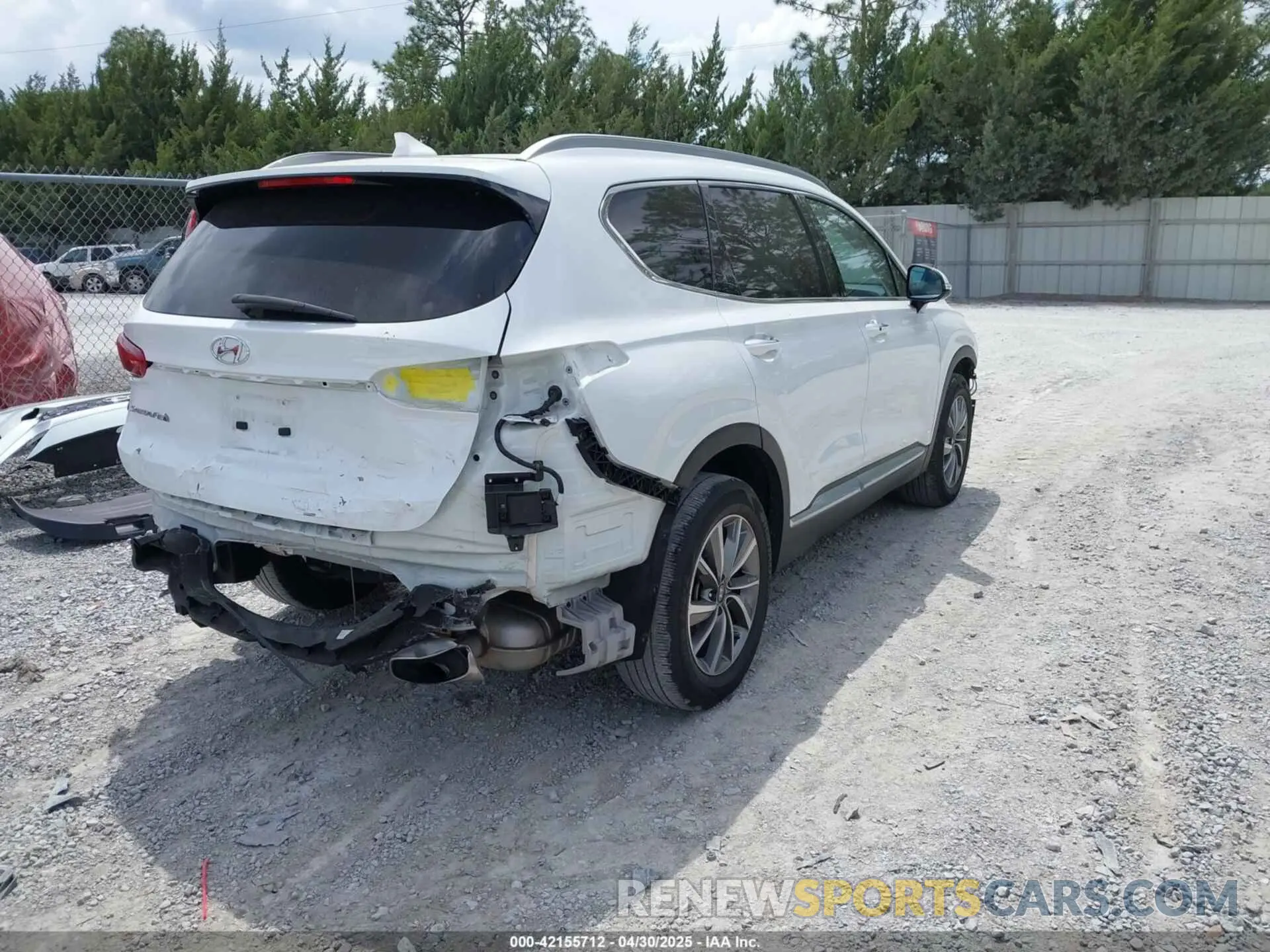 4 Photograph of a damaged car 5NMS33AD4LH293909 HYUNDAI SANTA FE 2020