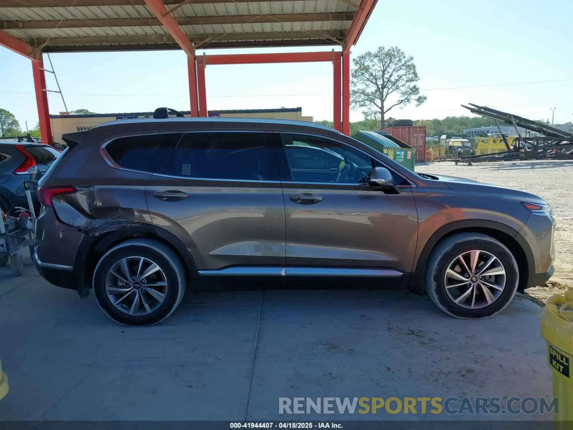 13 Photograph of a damaged car 5NMS33AD5LH222122 HYUNDAI SANTA FE 2020