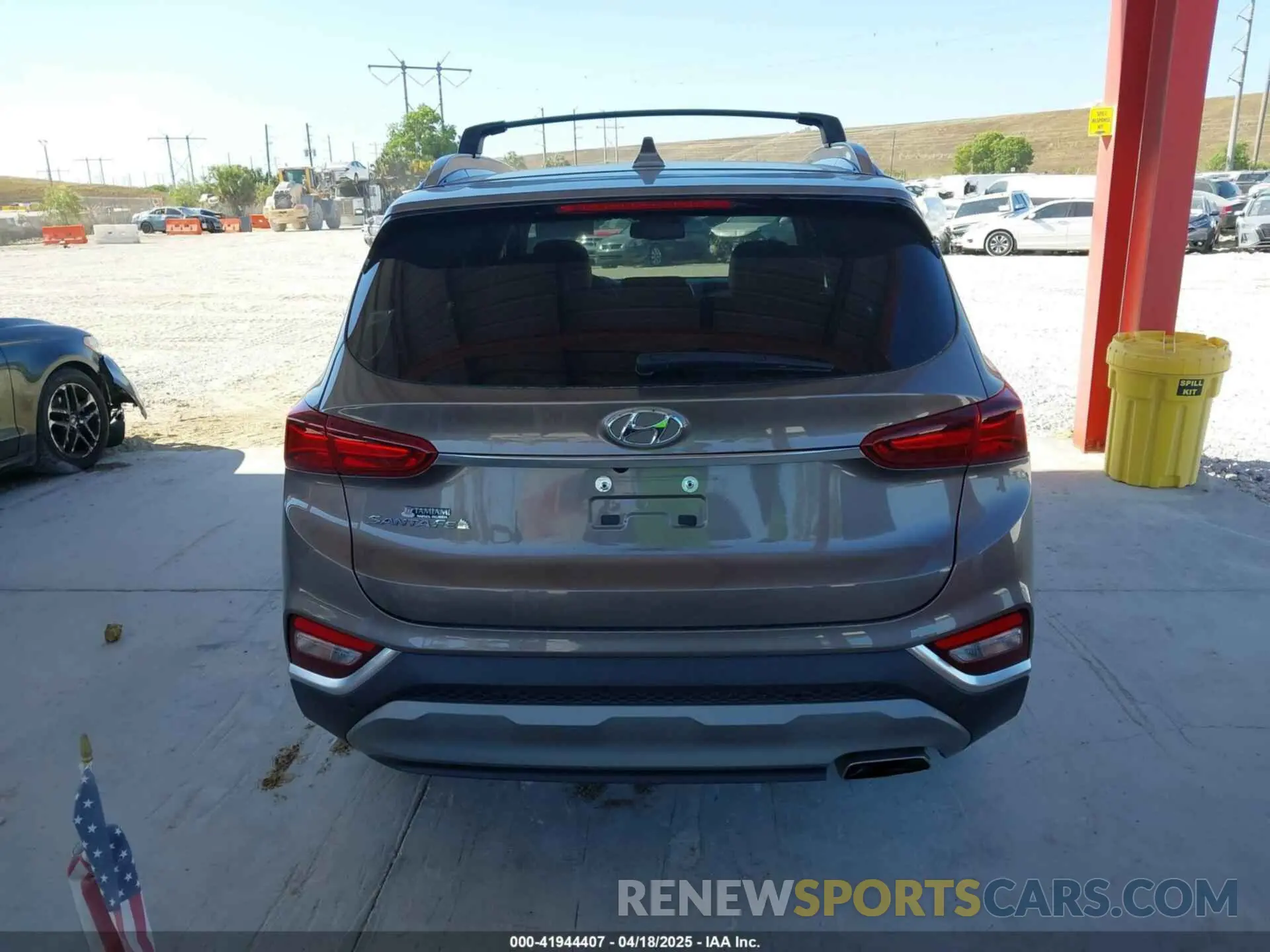 16 Photograph of a damaged car 5NMS33AD5LH222122 HYUNDAI SANTA FE 2020
